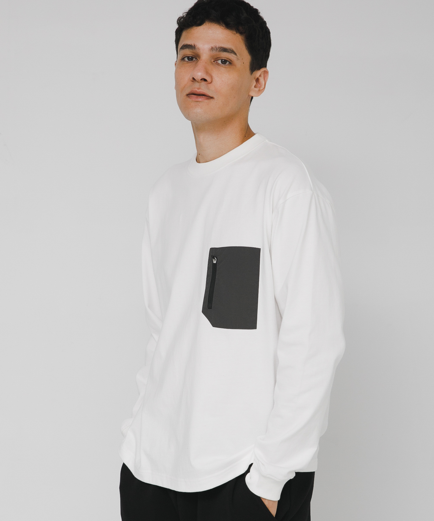 ヘビーウェイトナイロン布帛ポケットロングスリーブTシャツ