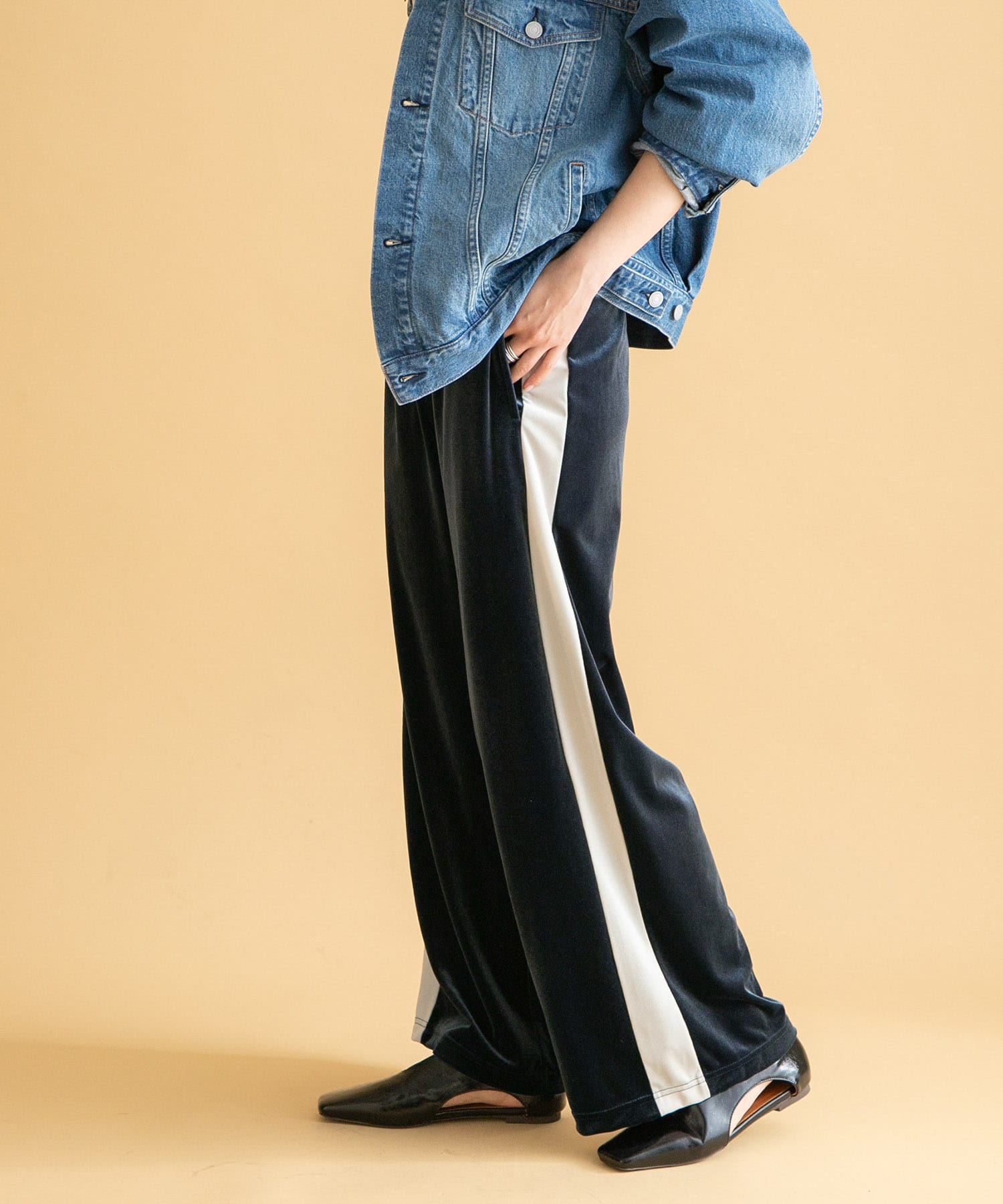 GEM SPORTSWEAR　ベロアトラックパンツ