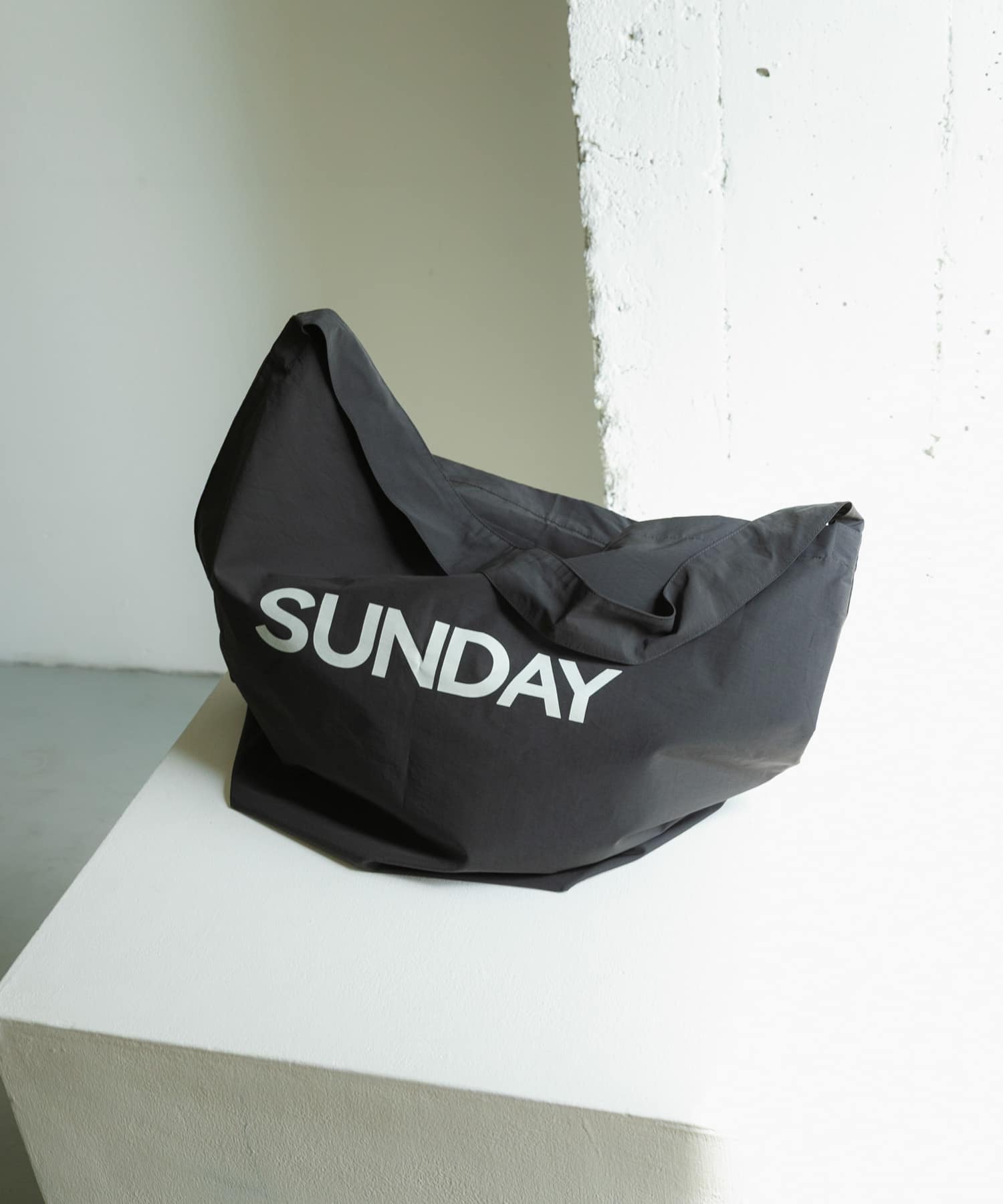 ロゴビッグショルダーバッグ