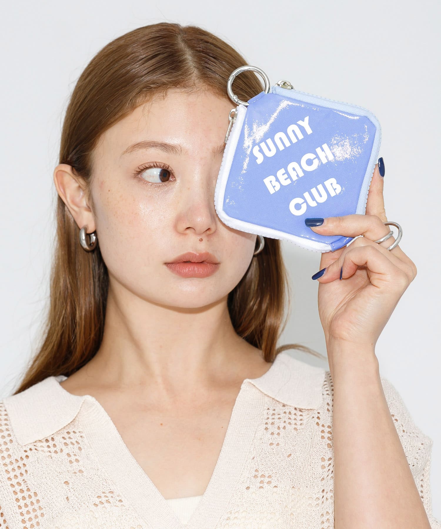 ブルー