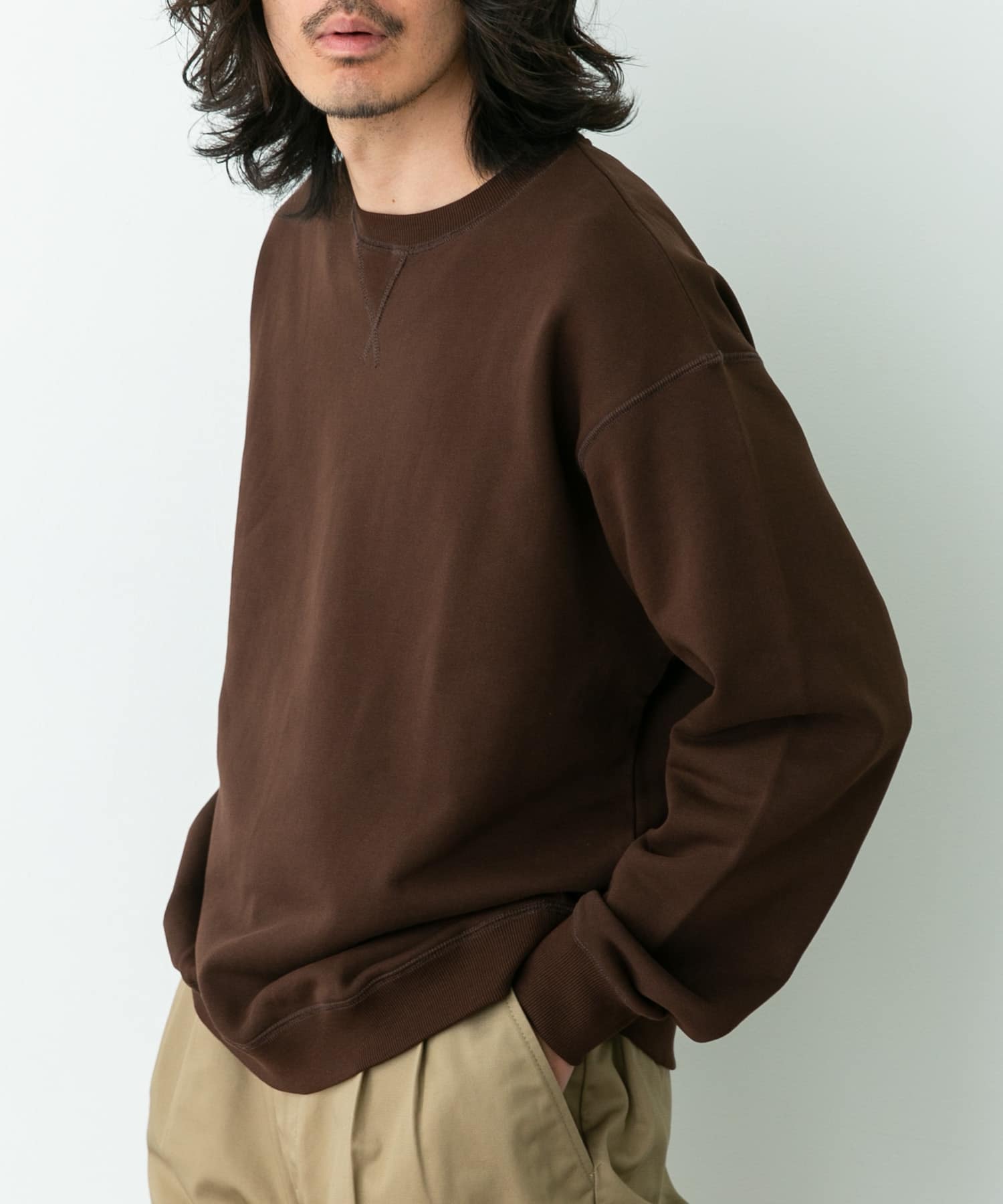 ダークブラウン