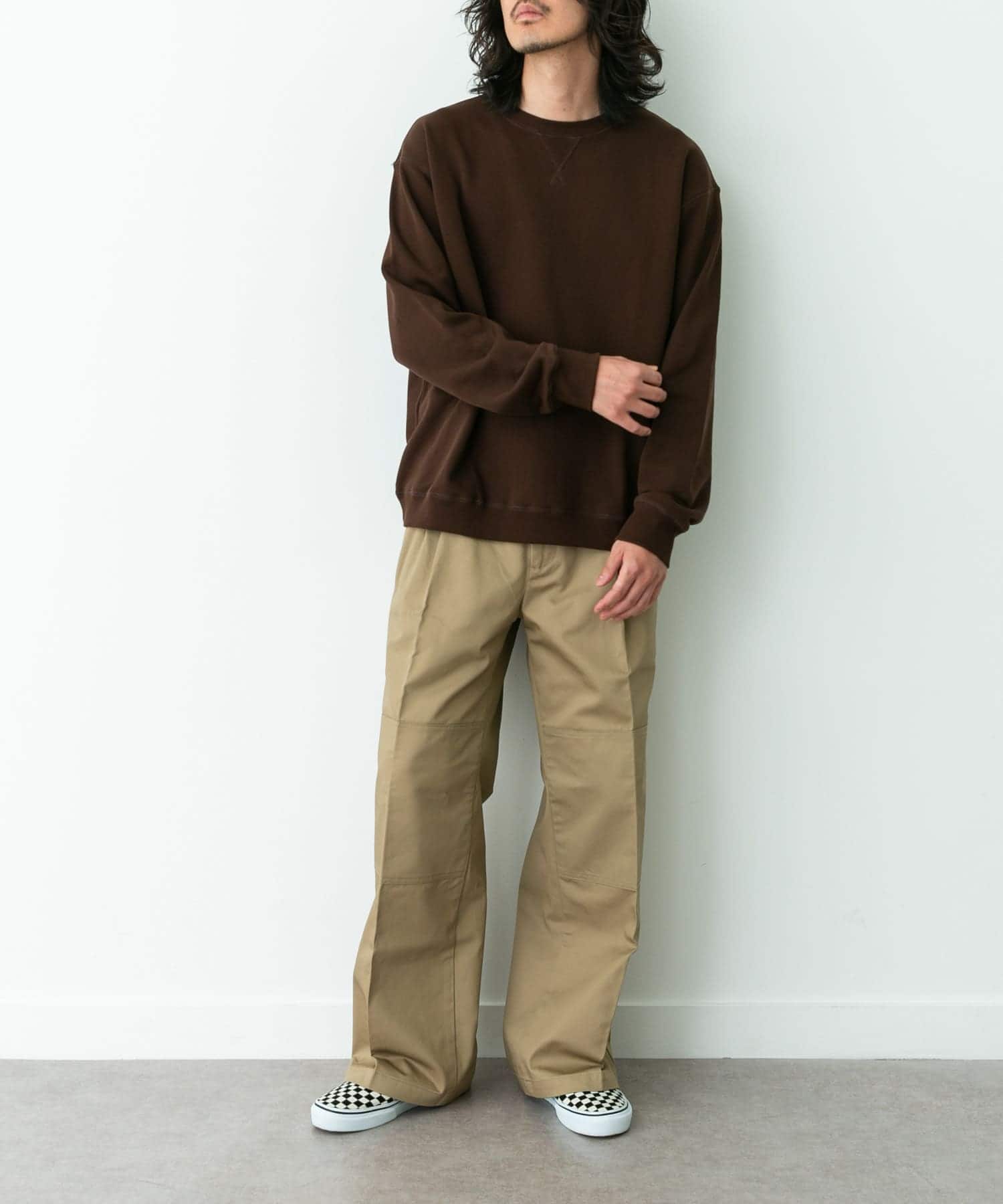 ダークブラウン