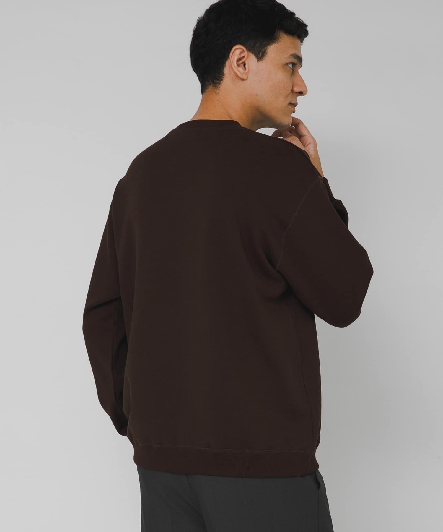 ダークブラウン