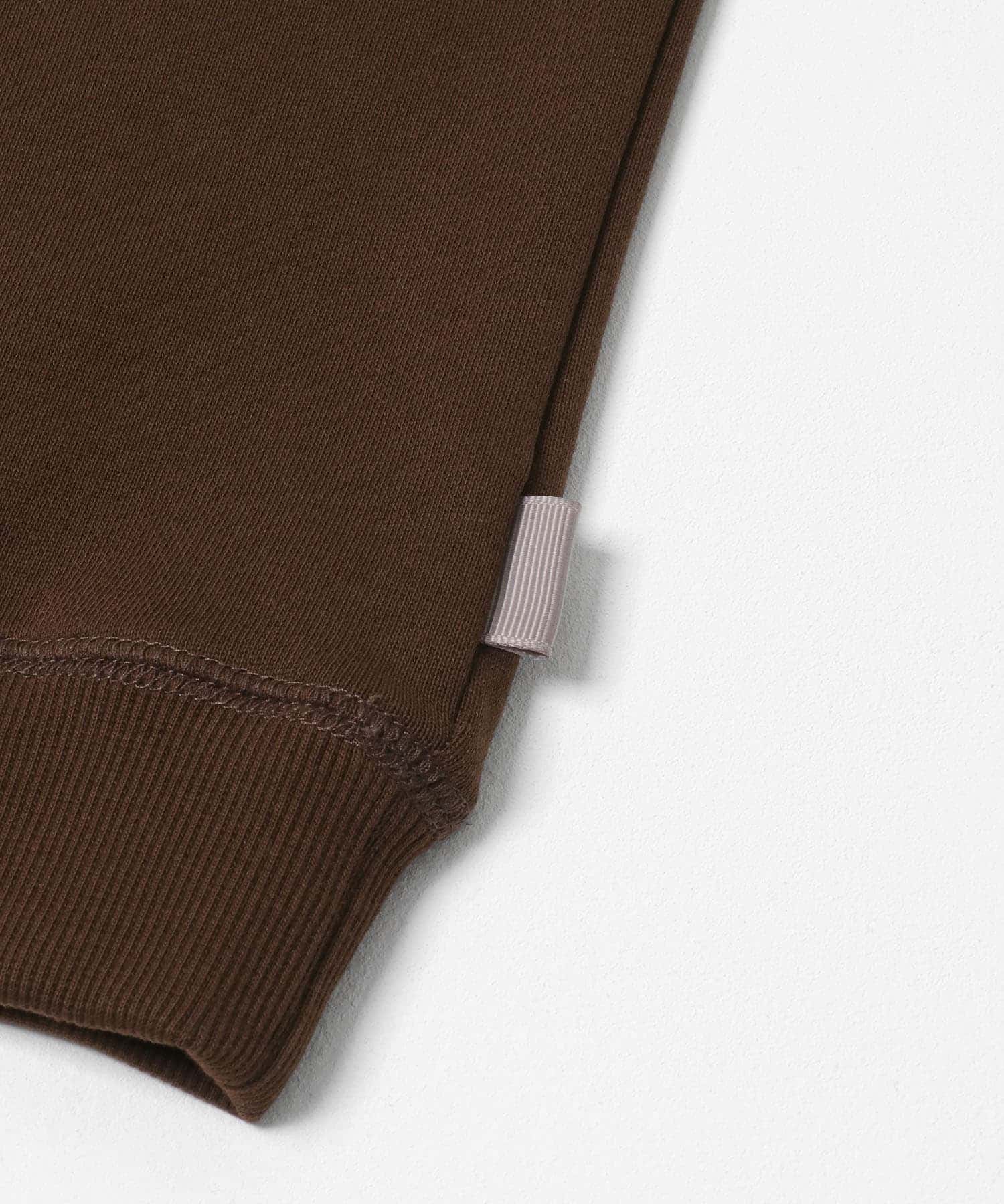 ダークブラウン