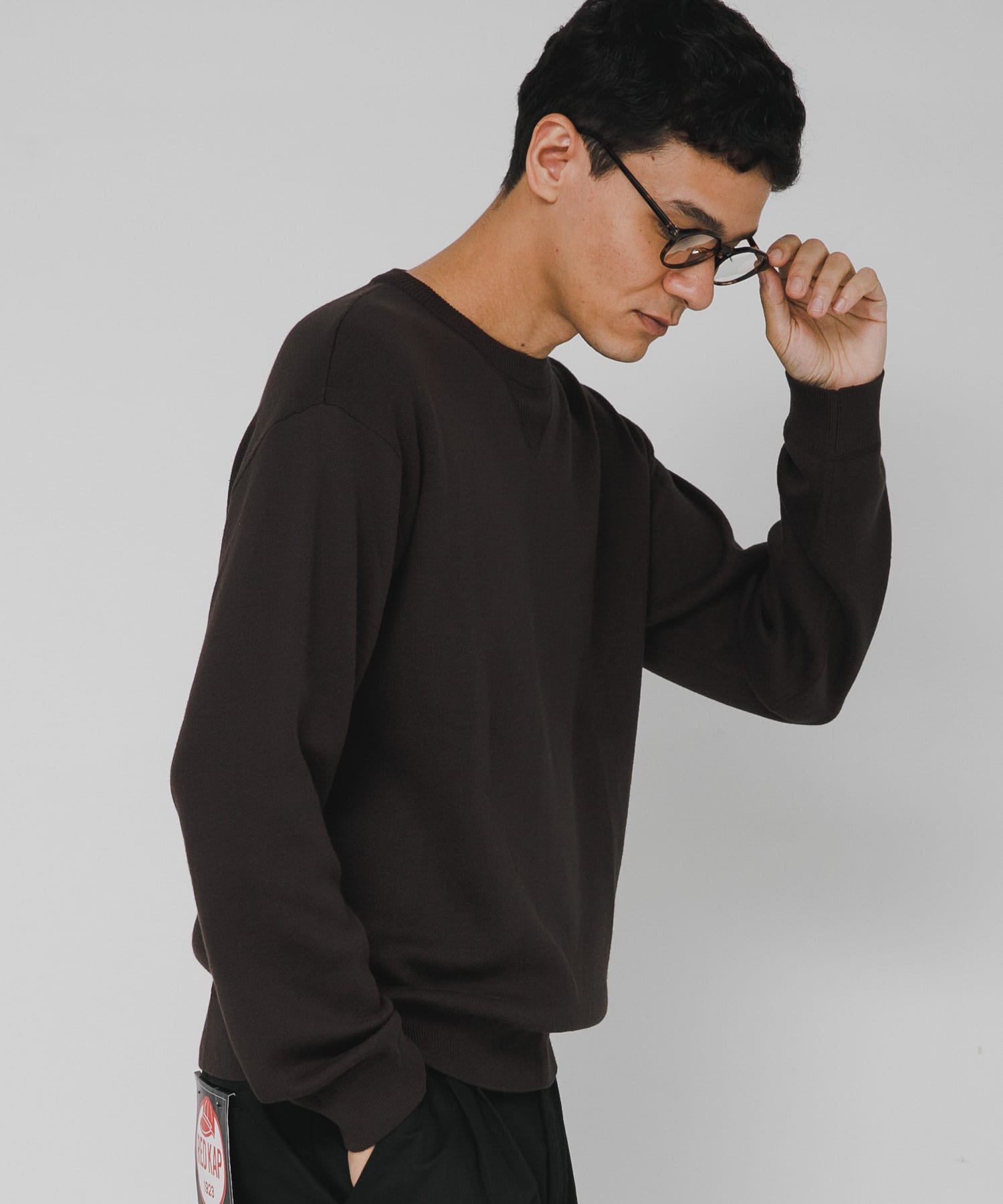 ダークブラウン