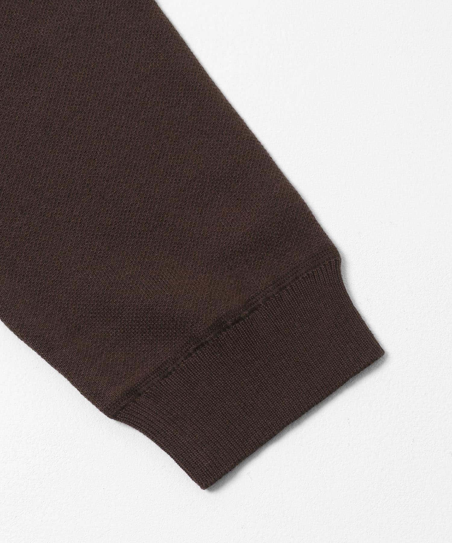 ダークブラウン