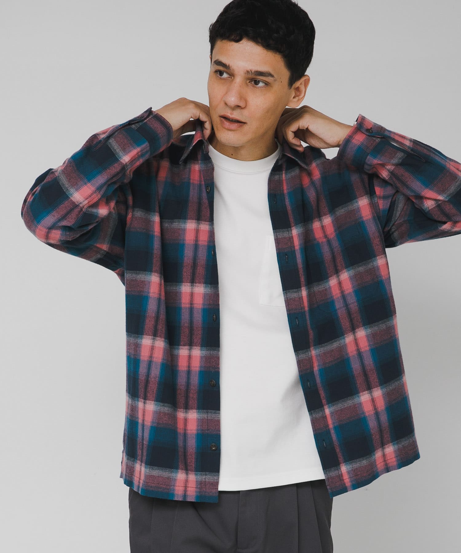 リラックスフィットチェックレギュラーシャツ