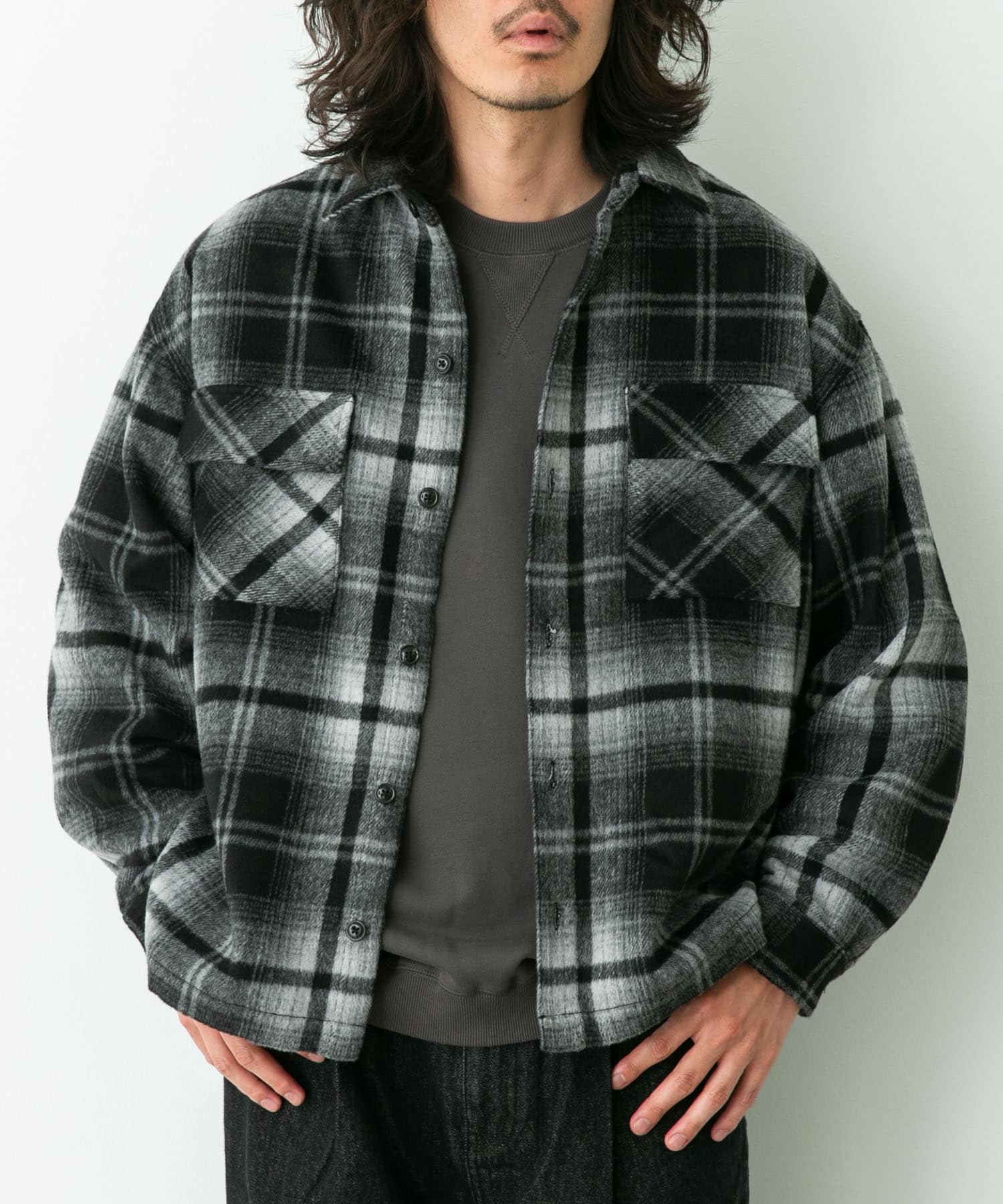 身長：180cm 体重：60kg サイズ：L