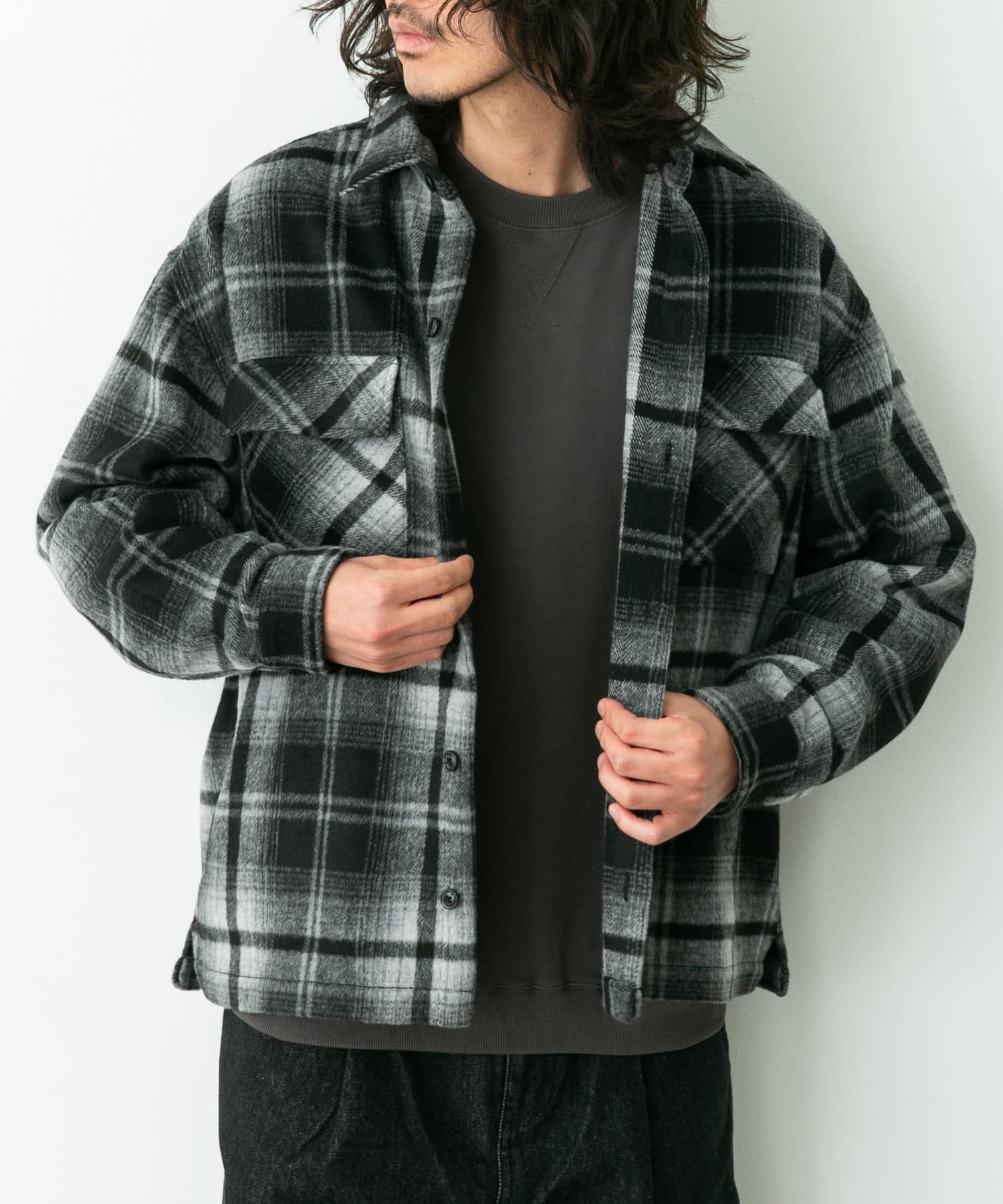 身長：180cm 体重：60kg サイズ：L