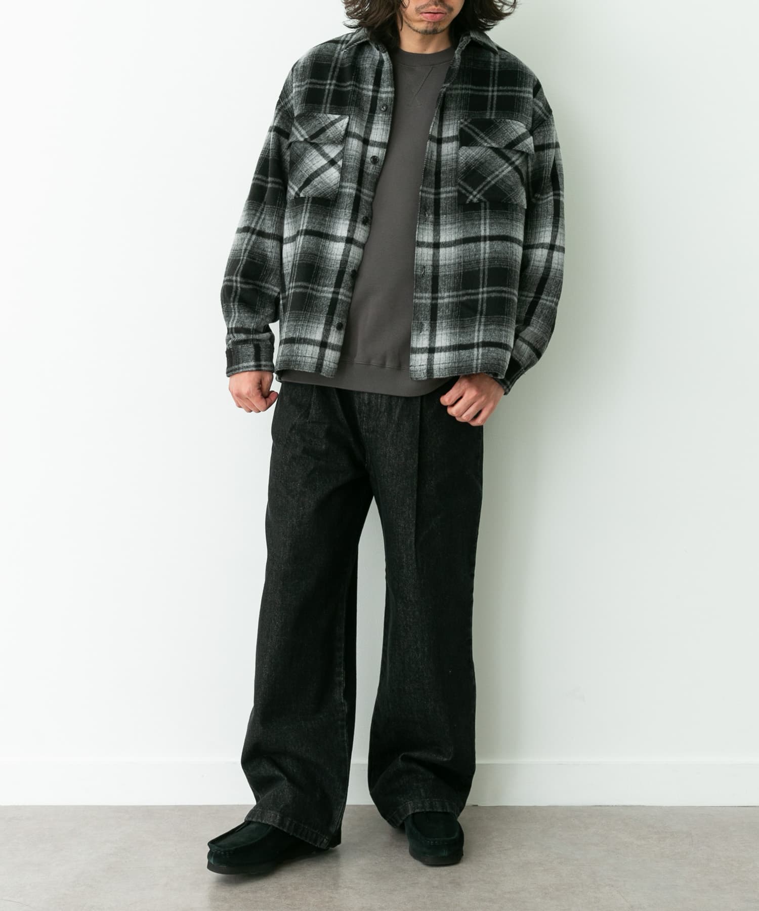 身長：180cm 体重：60kg サイズ：L