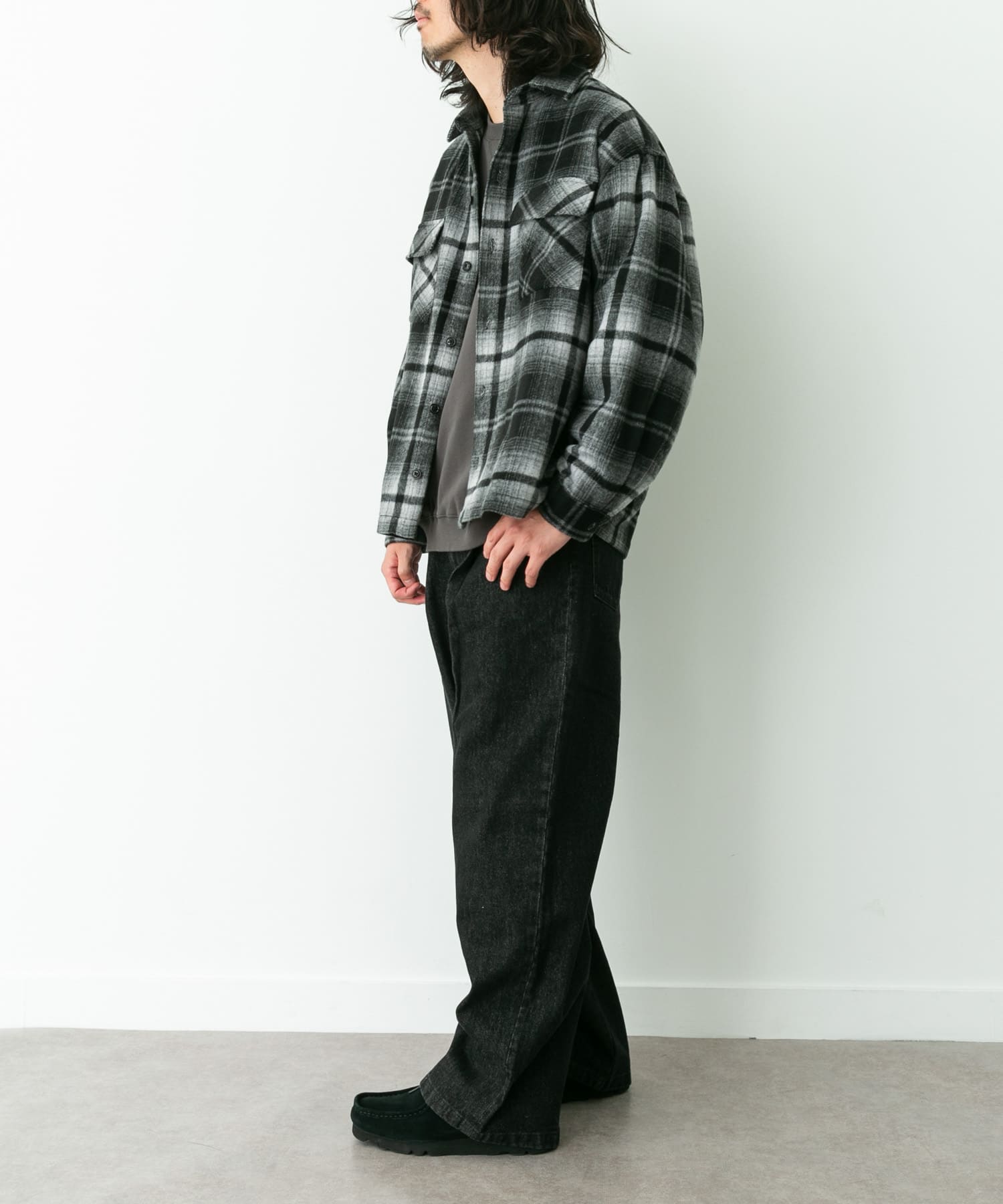 身長：180cm 体重：60kg サイズ：L