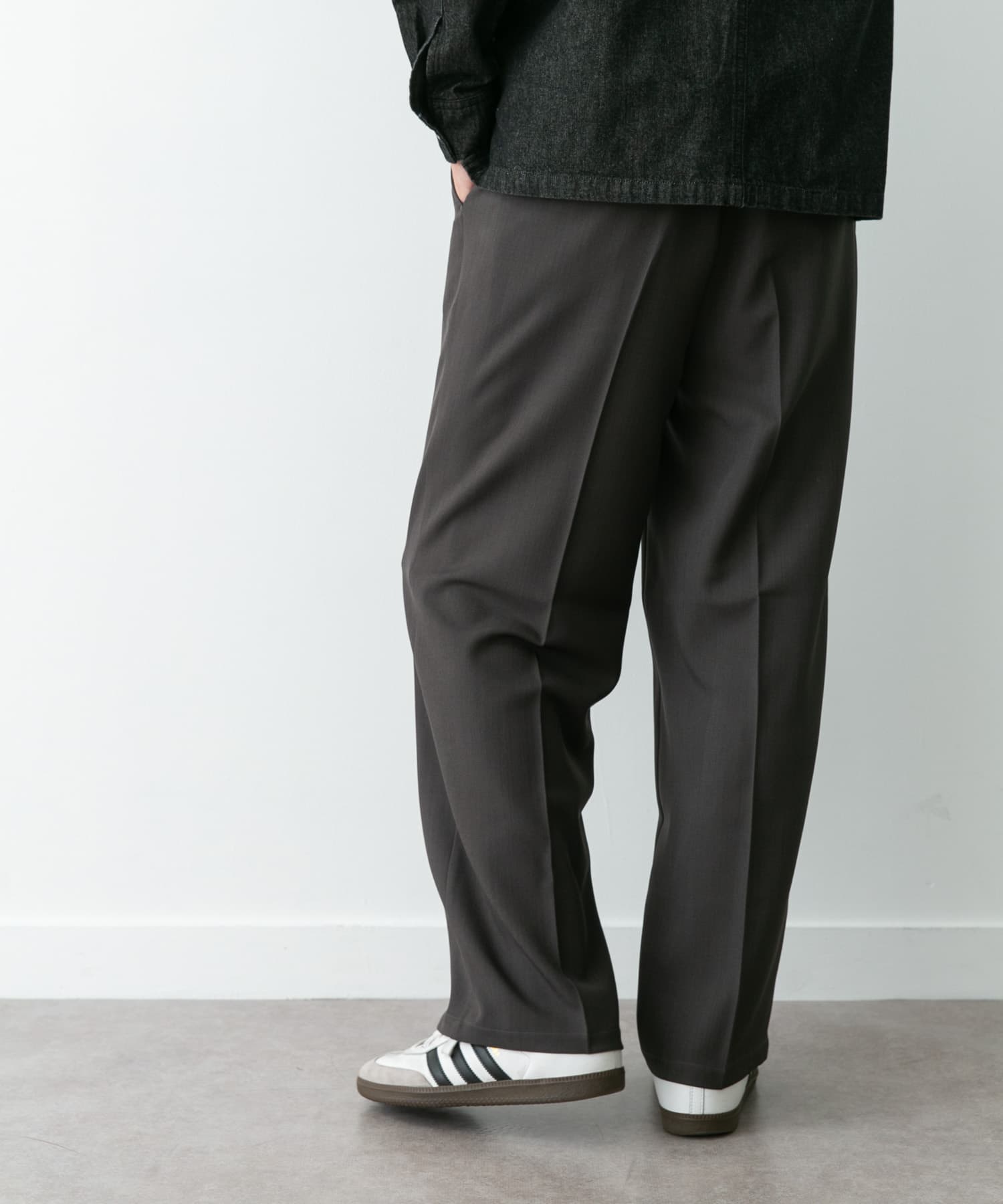 身長：185cm 体重：70kg サイズ：L-L