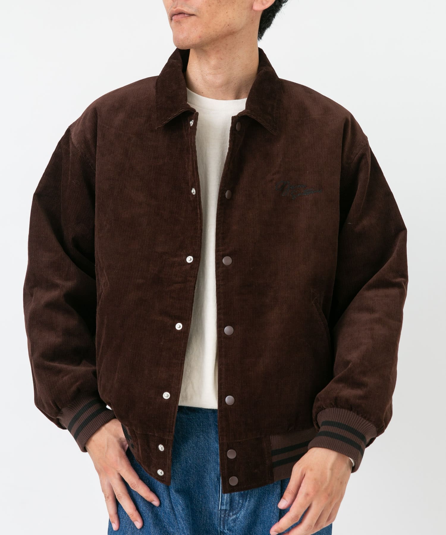 ダークブラウン