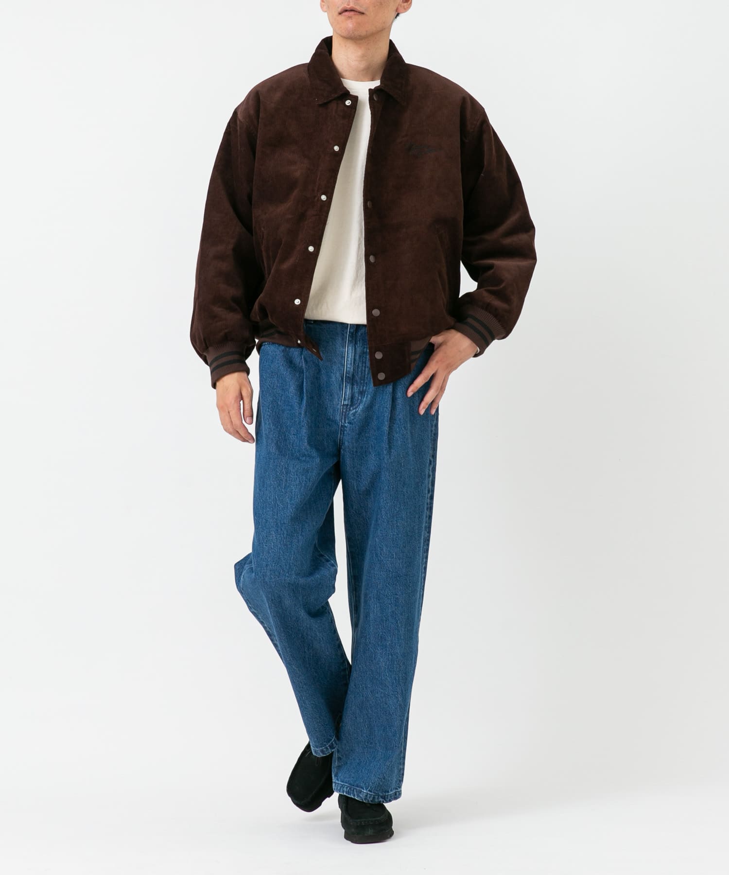 身長 : 185cm 体重 : 60kg サイズ : L