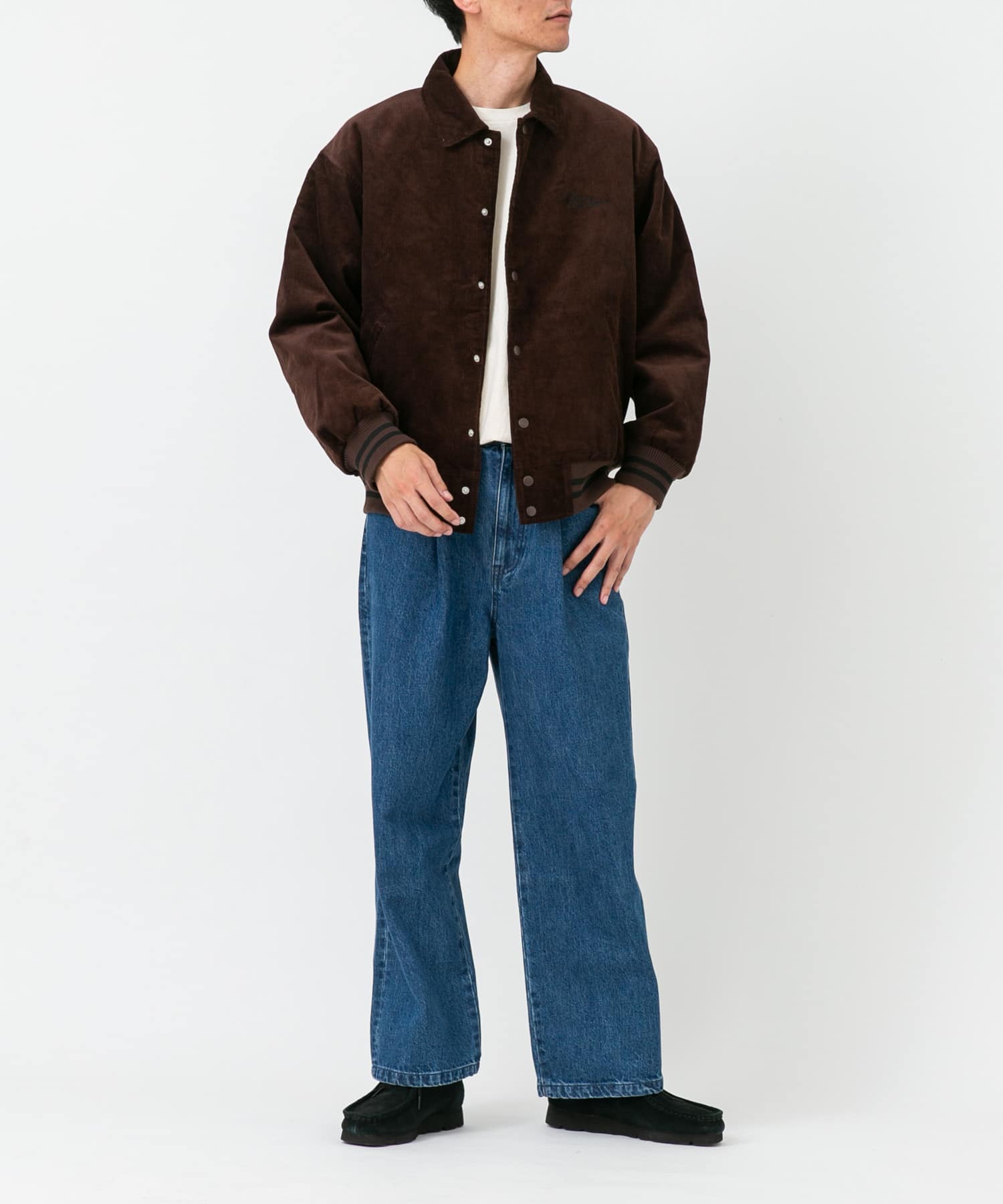 ダークブラウン