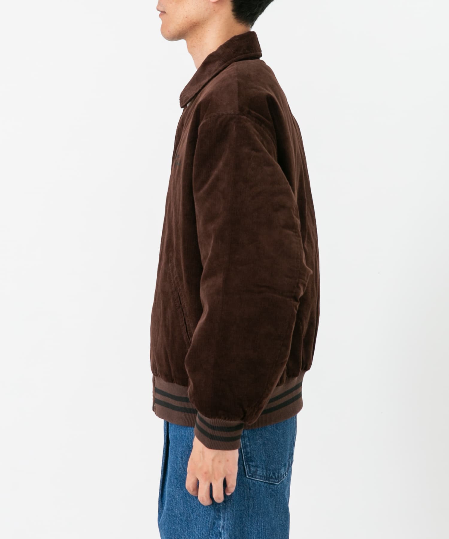 ダークブラウン