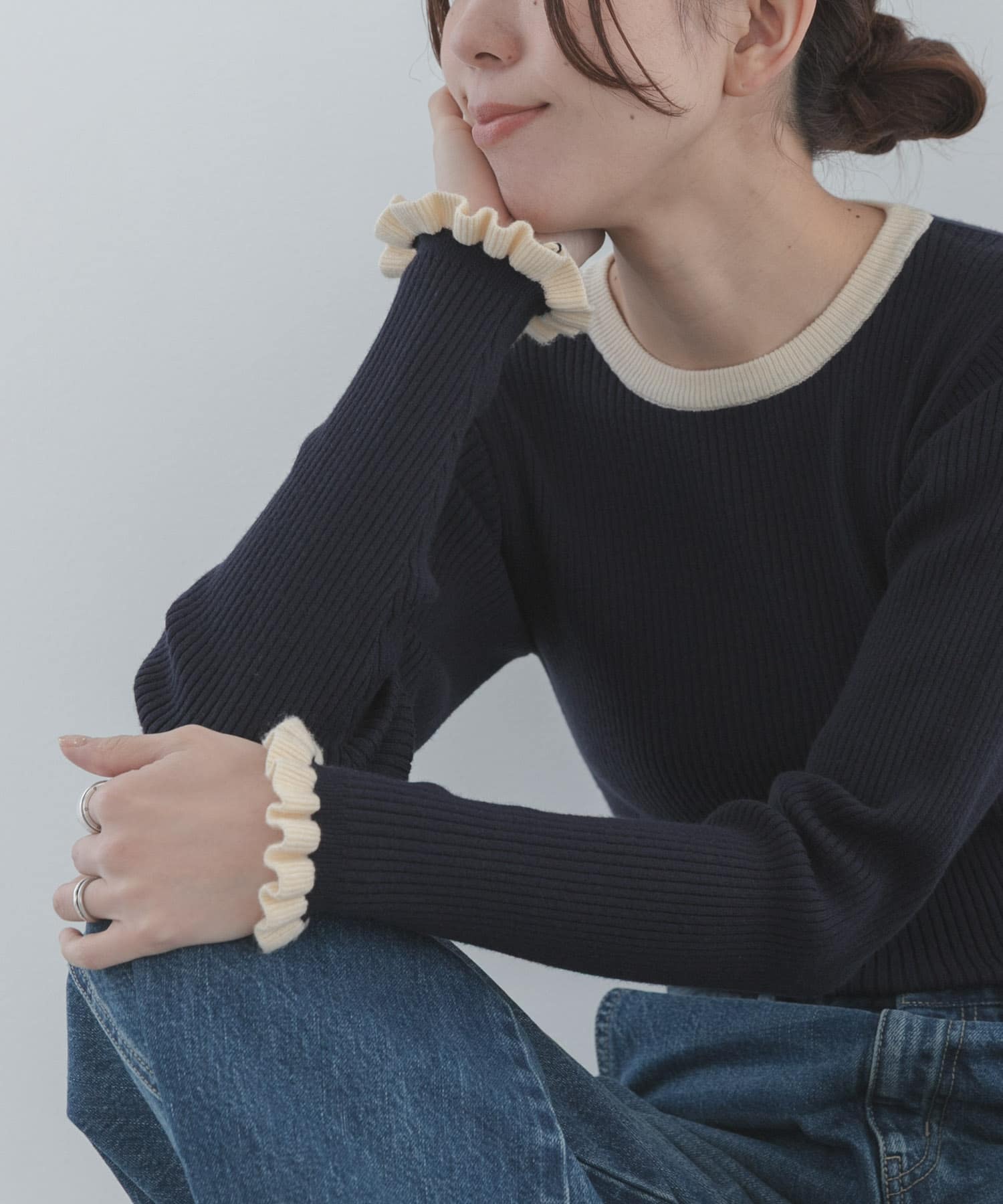 『洗濯可』袖口フリルクルーネックプルオーバー
