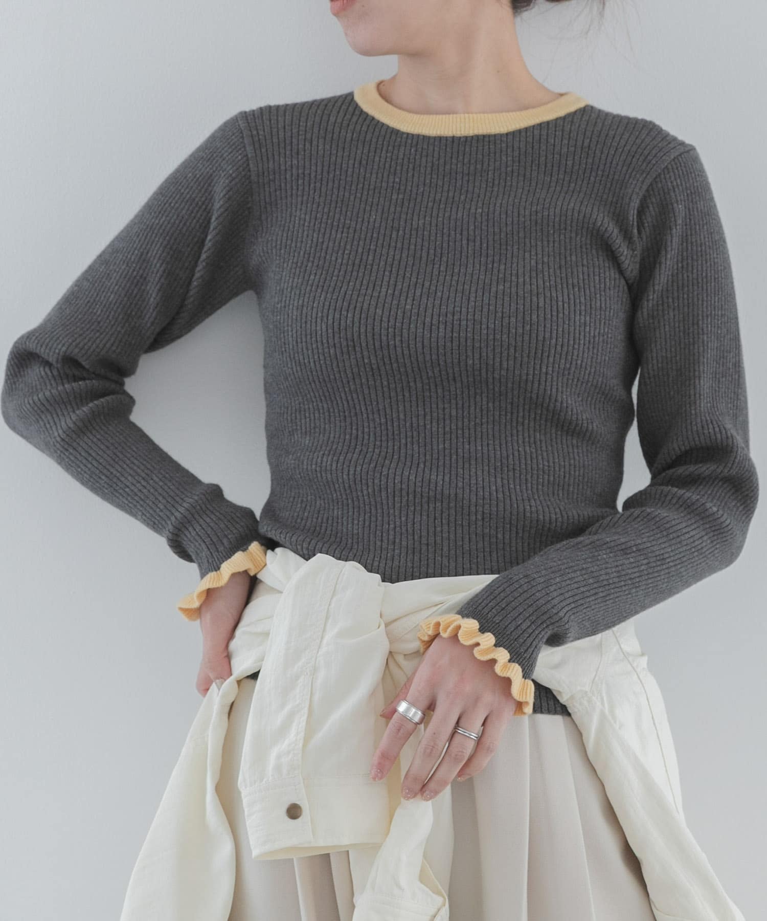 『洗濯可』袖口フリルクルーネックプルオーバー