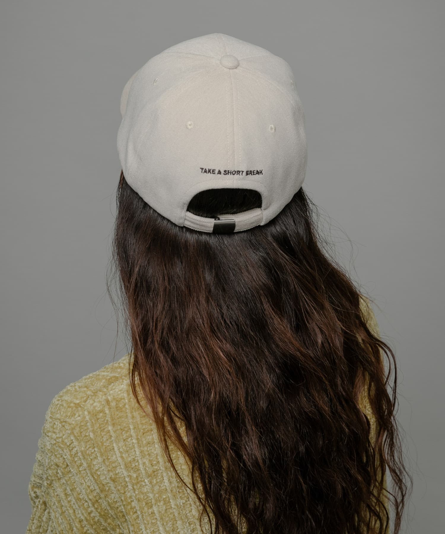 ベロアタッチバックロゴCAP Lベージュ one