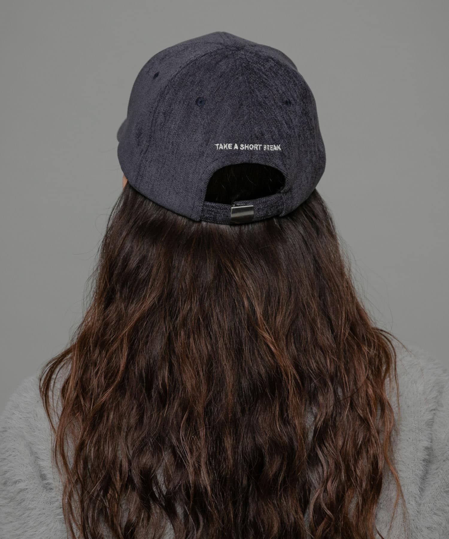 ベロアタッチバックロゴCAP ネイビー one