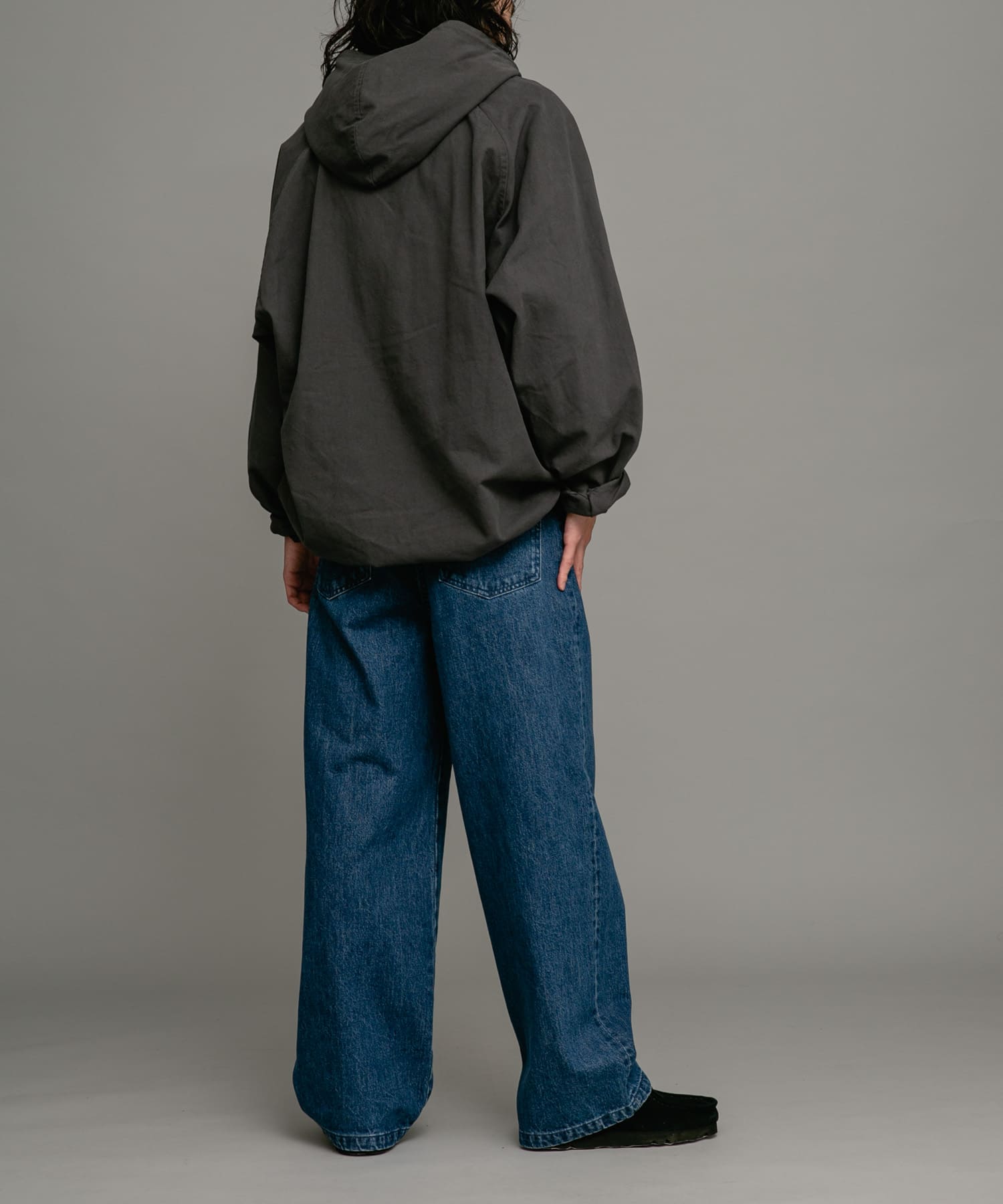 身長：180cm 体重：60kg サイズ：L