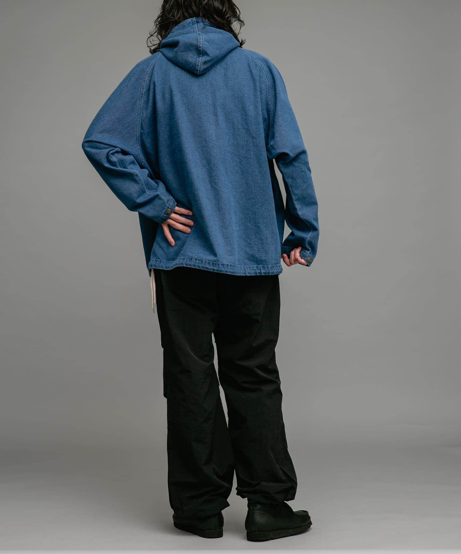 身長：180cm 体重：60kg サイズ：L