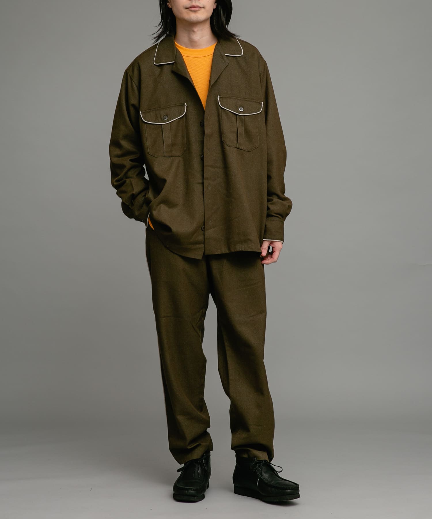 KHAKI