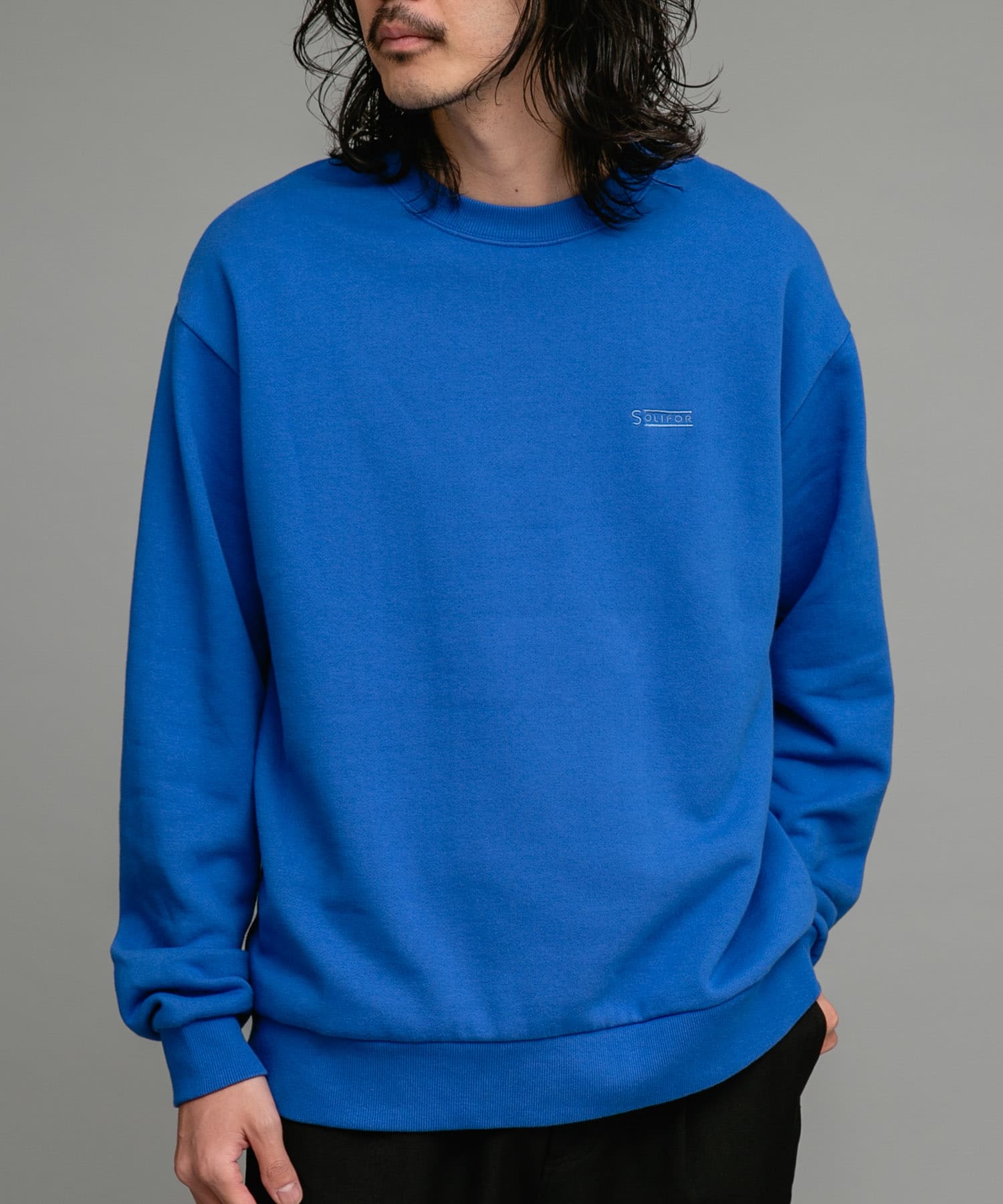ブルー