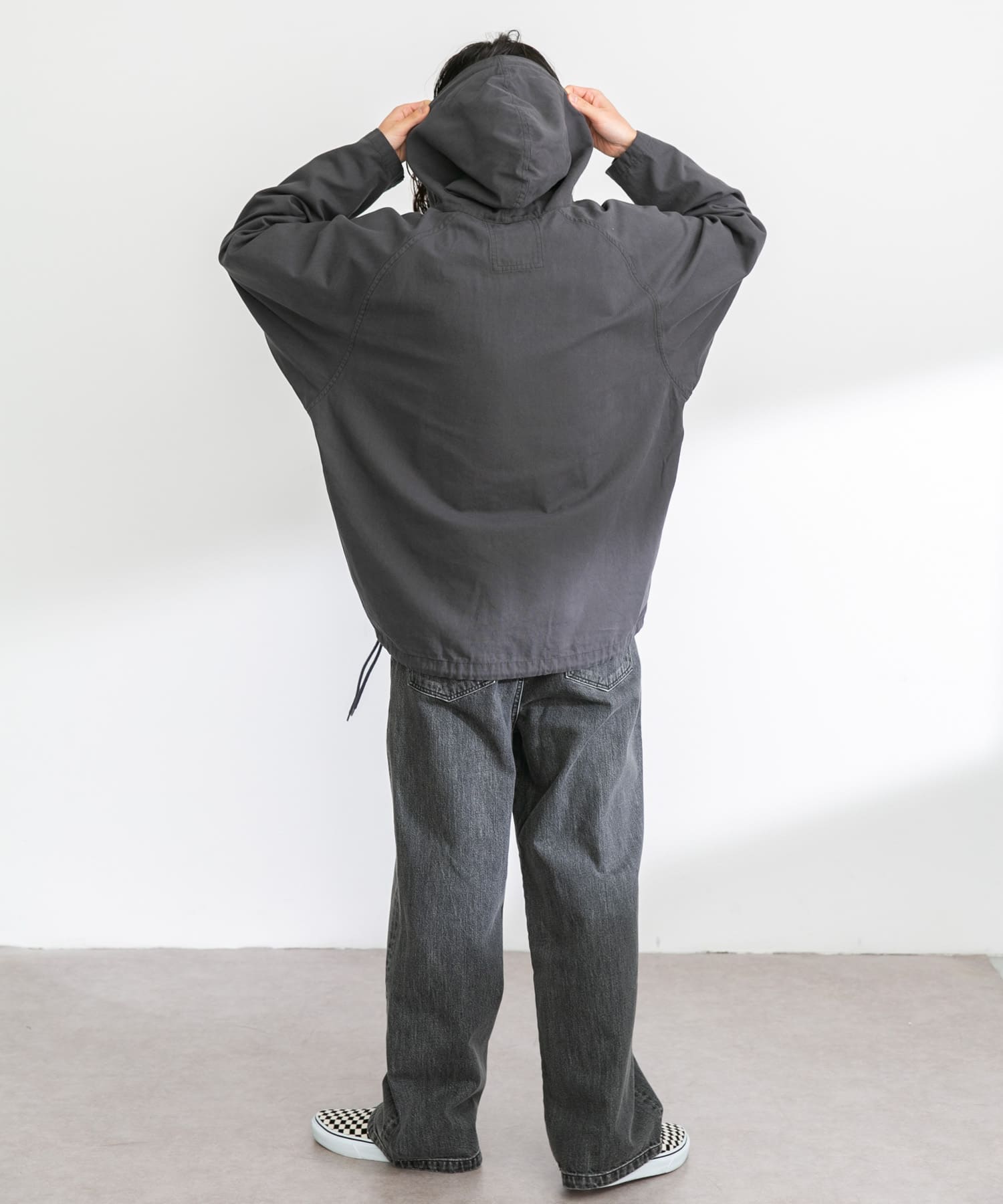 身長：180cm 体重：60kg サイズ：L