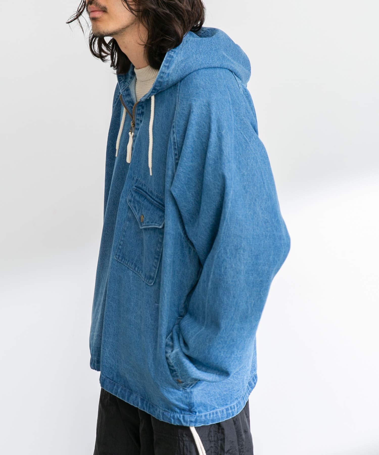 身長：180cm 体重：60kg サイズ：L