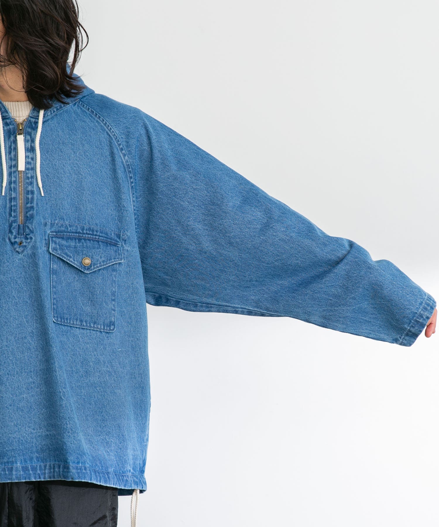 身長：180cm 体重：60kg サイズ：L