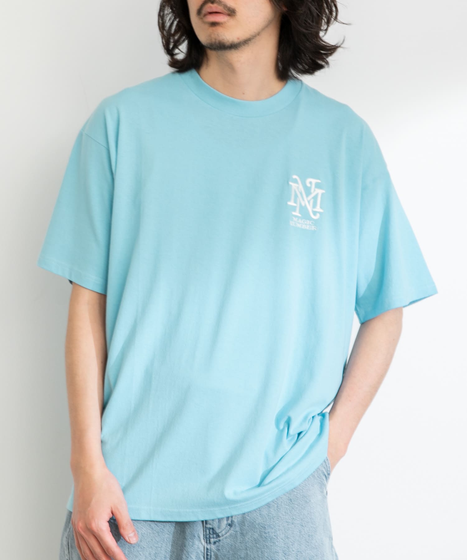 身長：180cm 体重：60kg サイズ：L