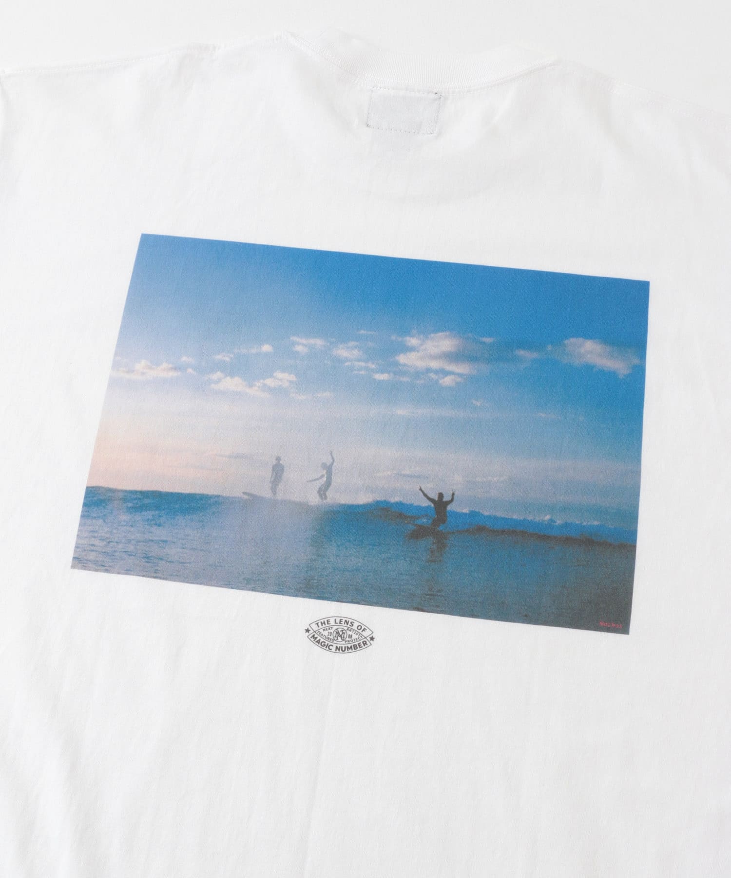 MAGIC NUMBER　SEEYOUINTHEWATER PHOTO WHITE M