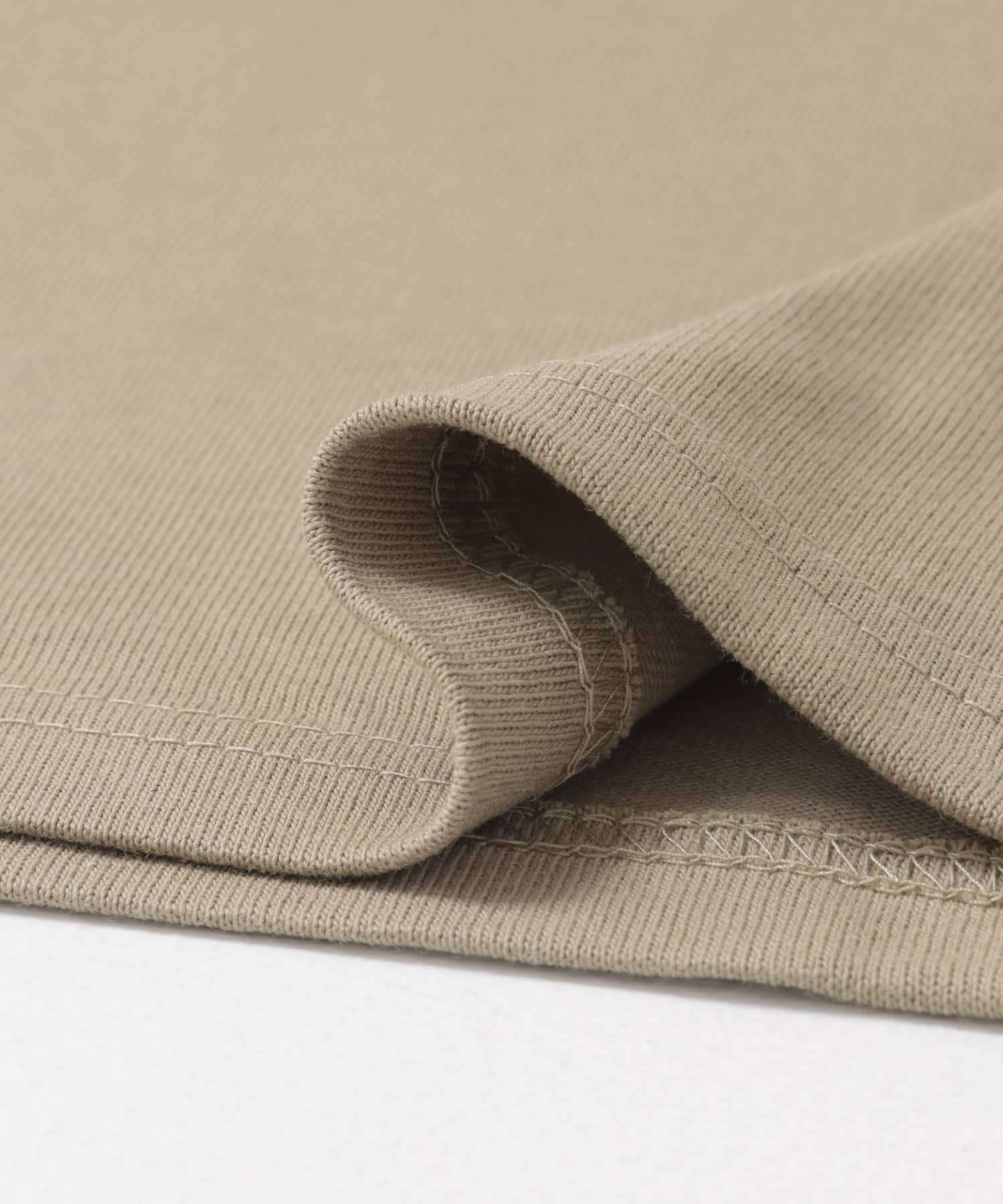 NIKE　エッセンシャル SUST ショートスリーブ Tシャツ カーキ M