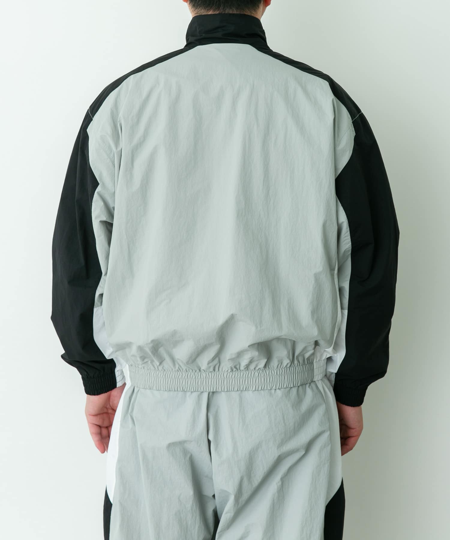 身長：180cm 体重：75kg サイズ：L