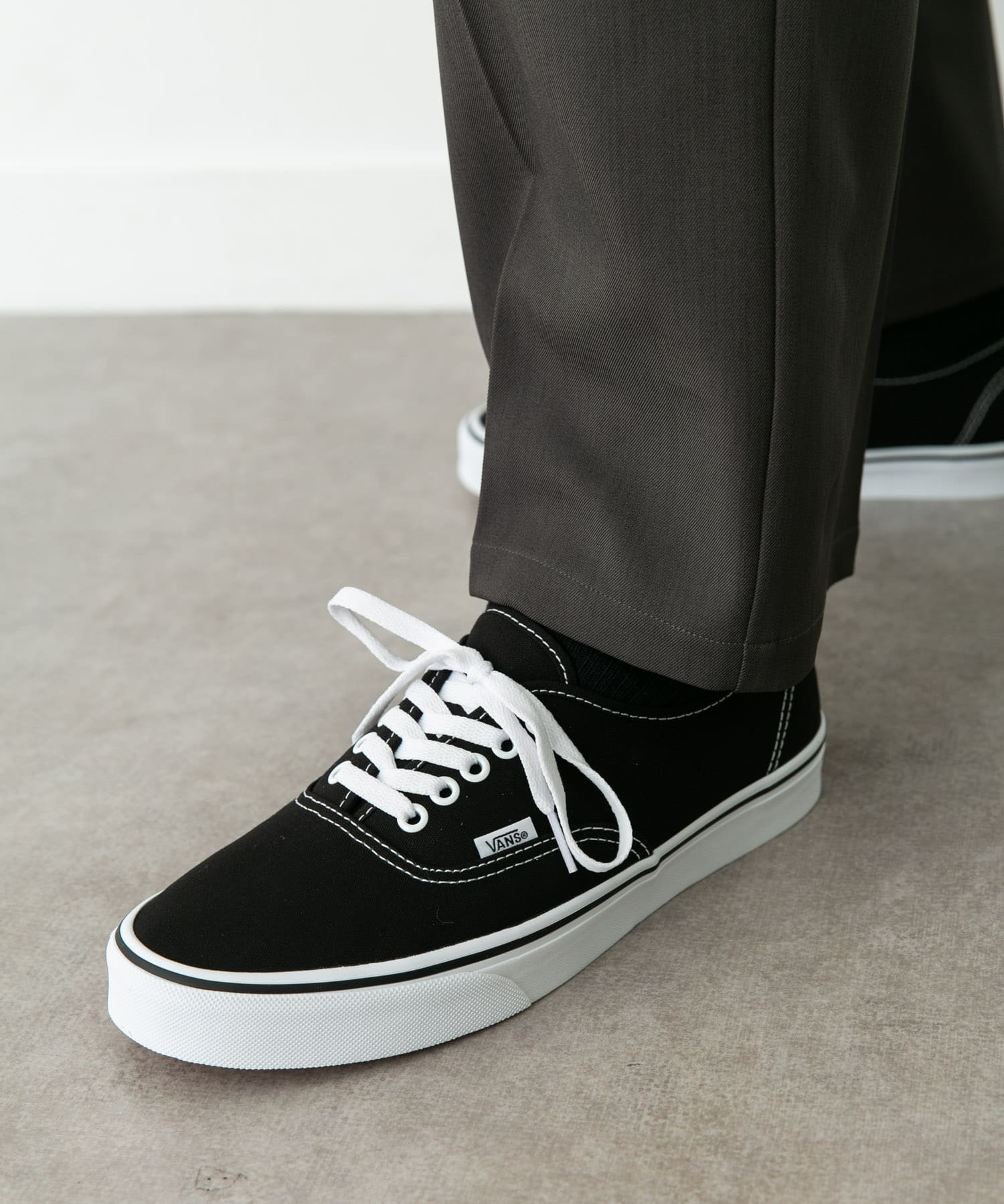 VANS　UA Authentic Black 8