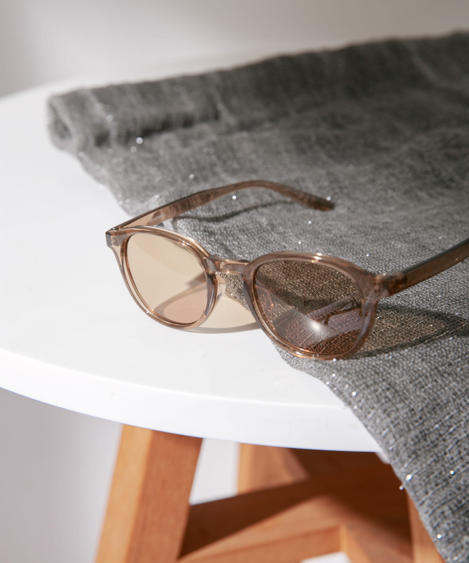 ライトブラウン