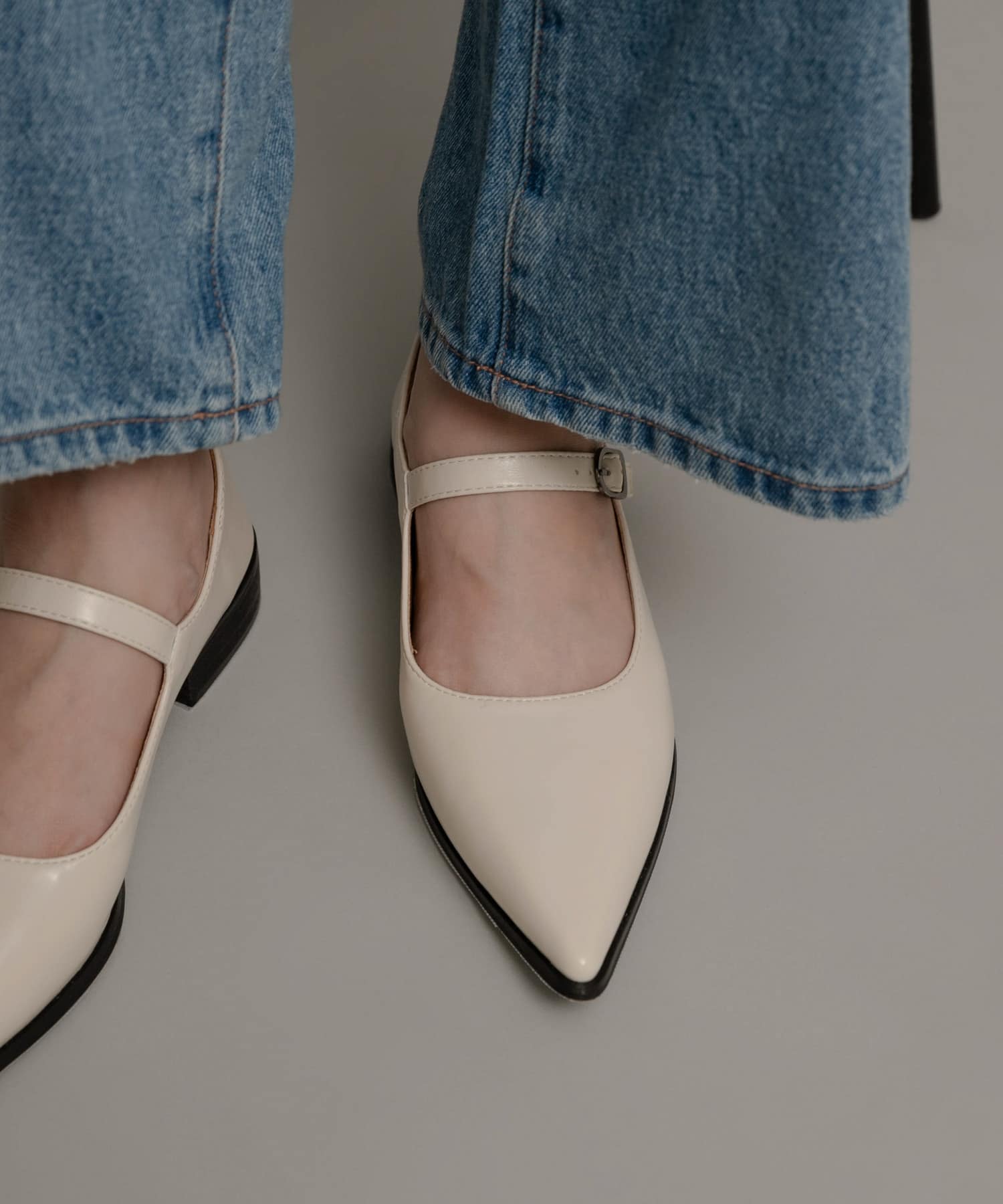 MOHI　撥水ストラップフラットシューズ OFF WHITE 37