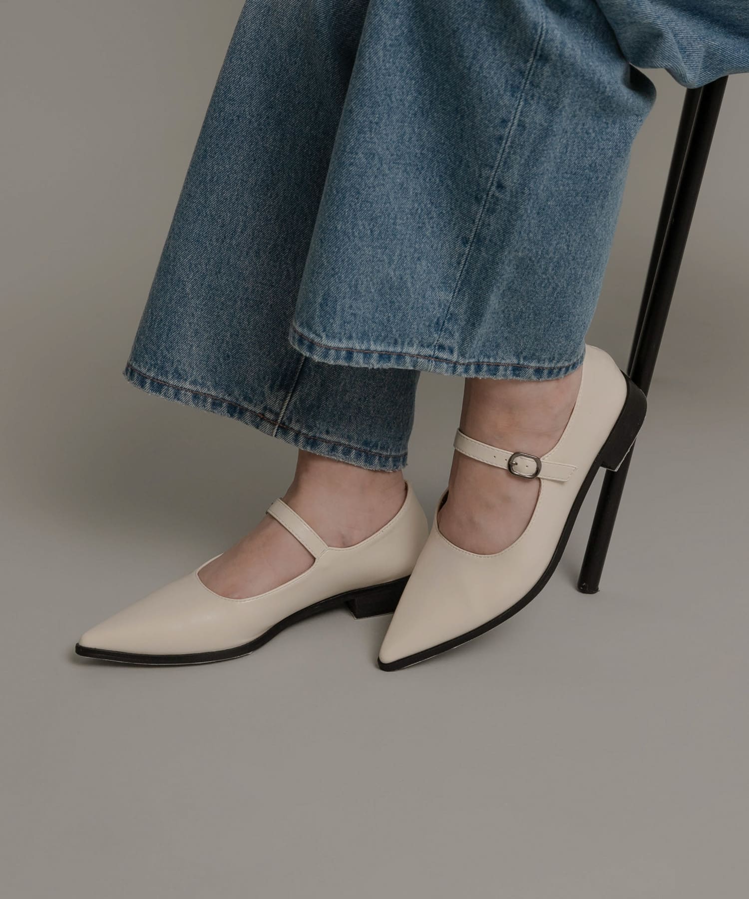 MOHI　撥水ストラップフラットシューズ OFF WHITE 37