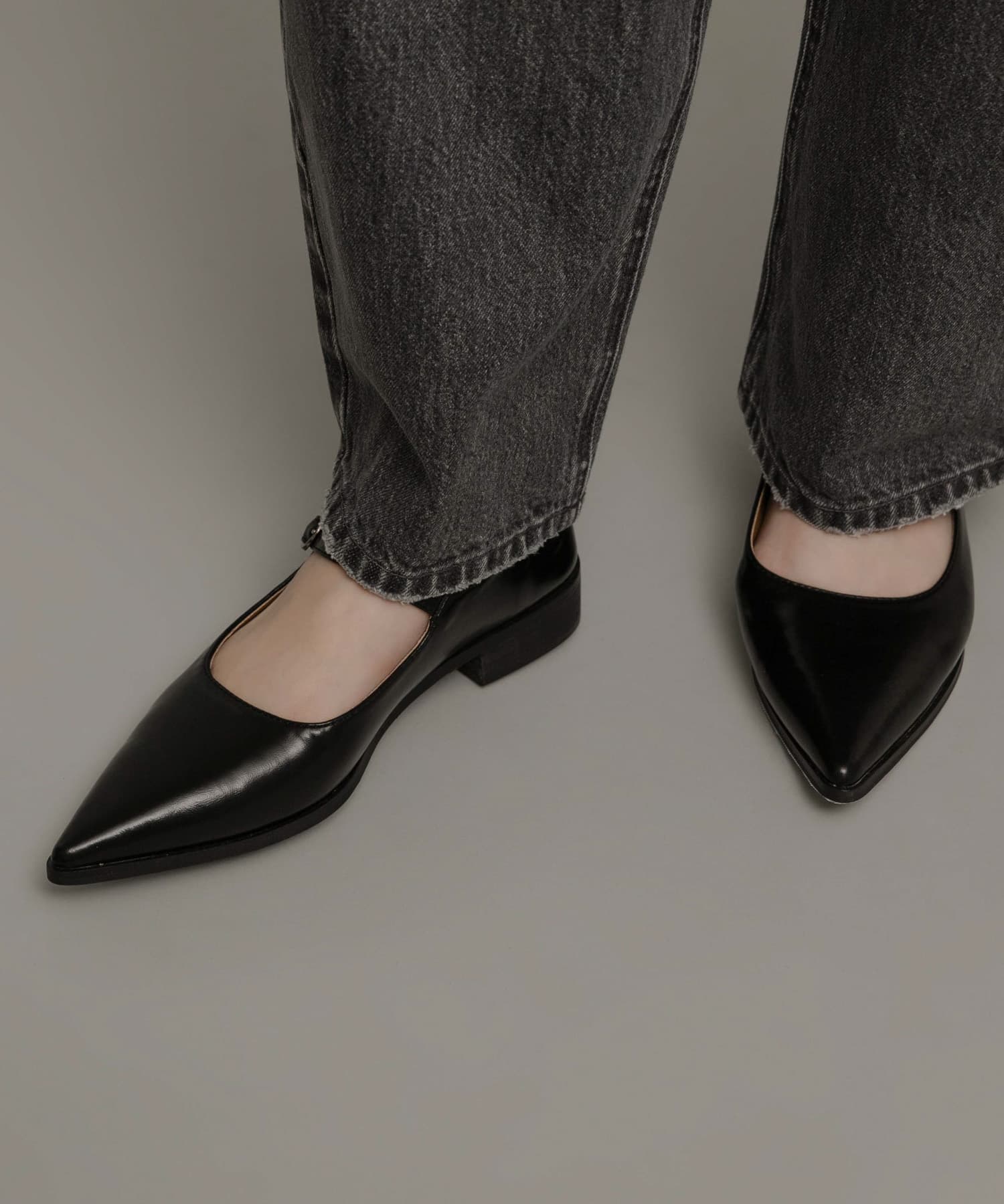 MOHI　撥水ストラップフラットシューズ BLACK 37