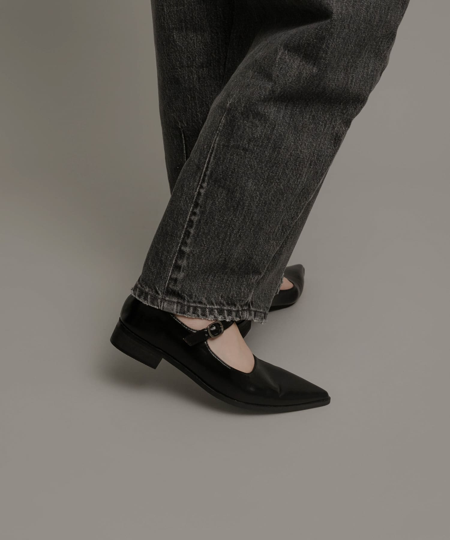 MOHI　撥水ストラップフラットシューズ BLACK 37