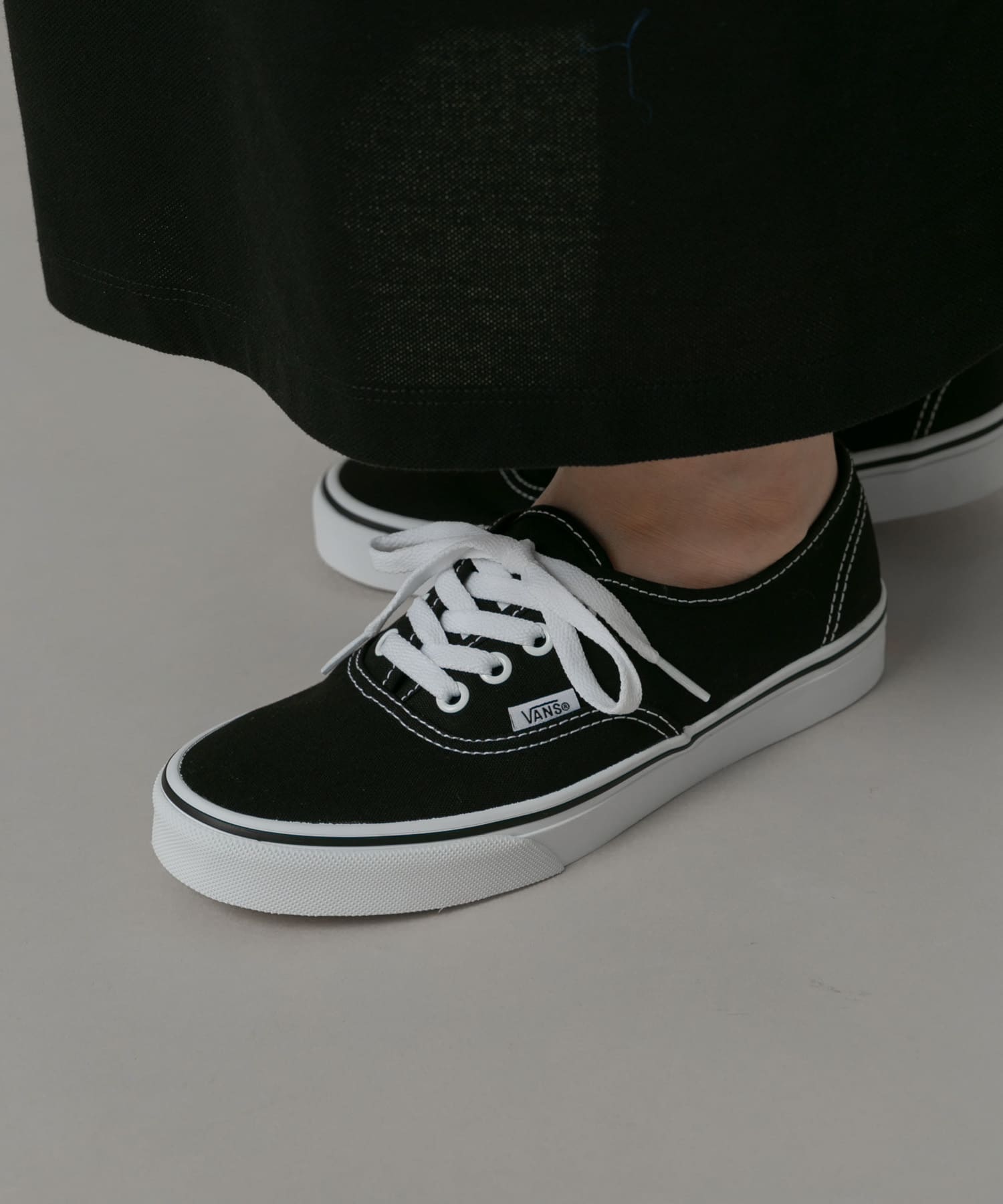 VANS　Ua Authentic Black 5