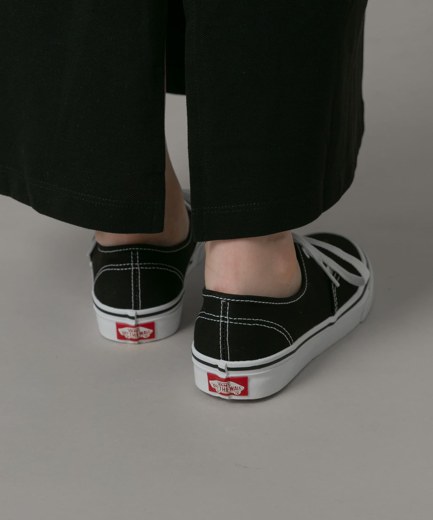 VANS　Ua Authentic Black 5