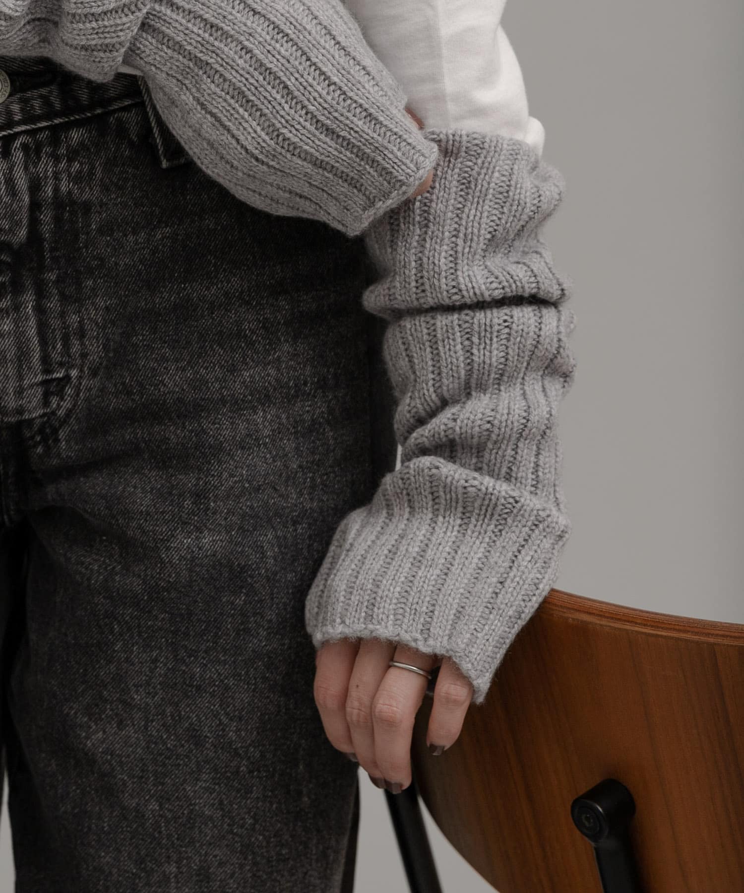 William Brunton Hand Knits　リブアームウォーマー F GREY FREE