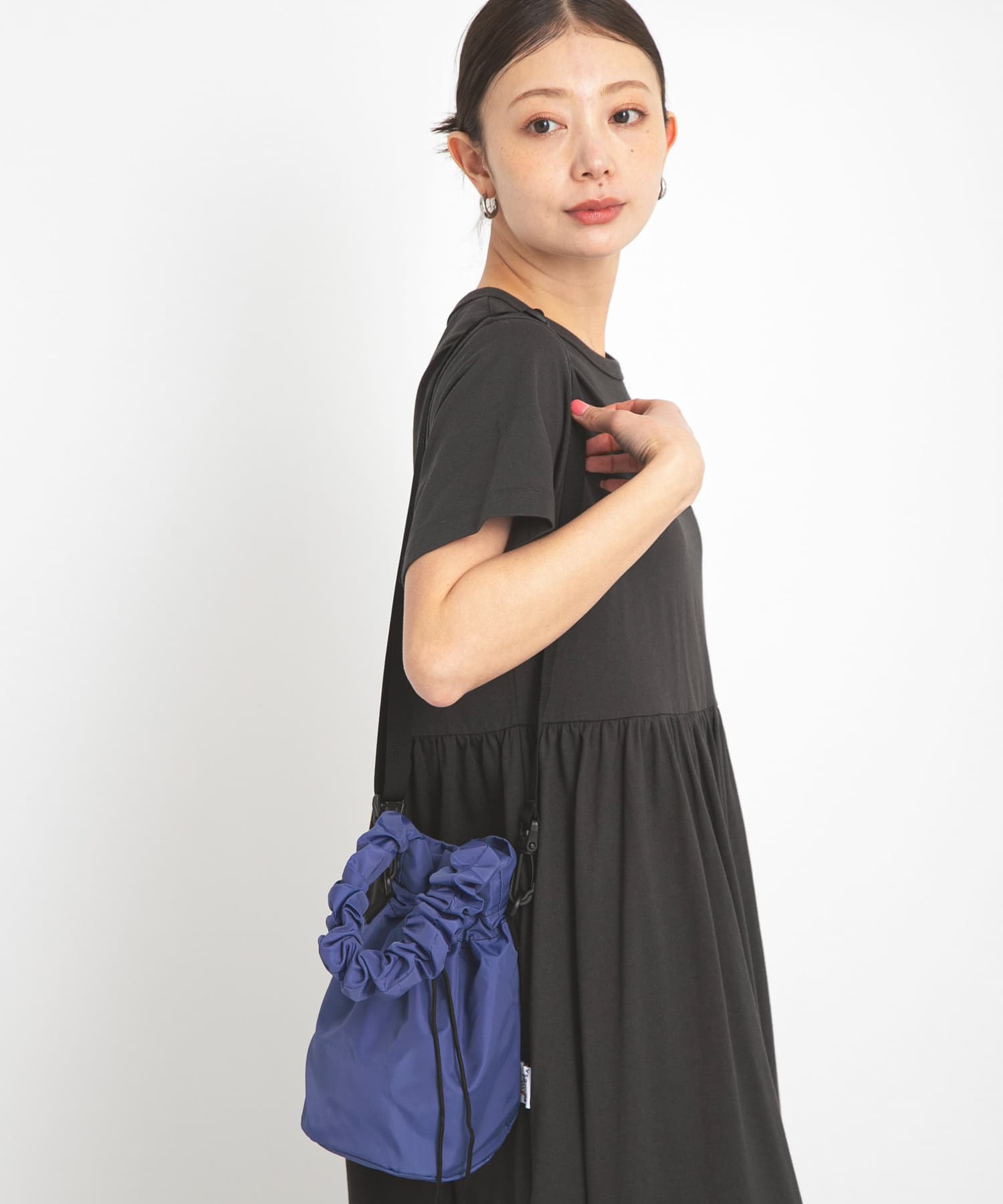 DRIFTER　ギャザーハンドルポーチバッグ BLUE one