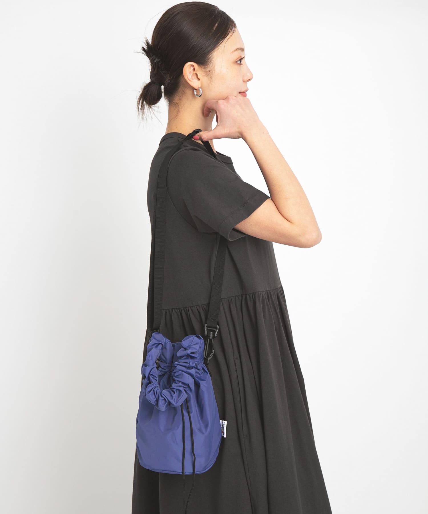 DRIFTER　ギャザーハンドルポーチバッグ BLUE one