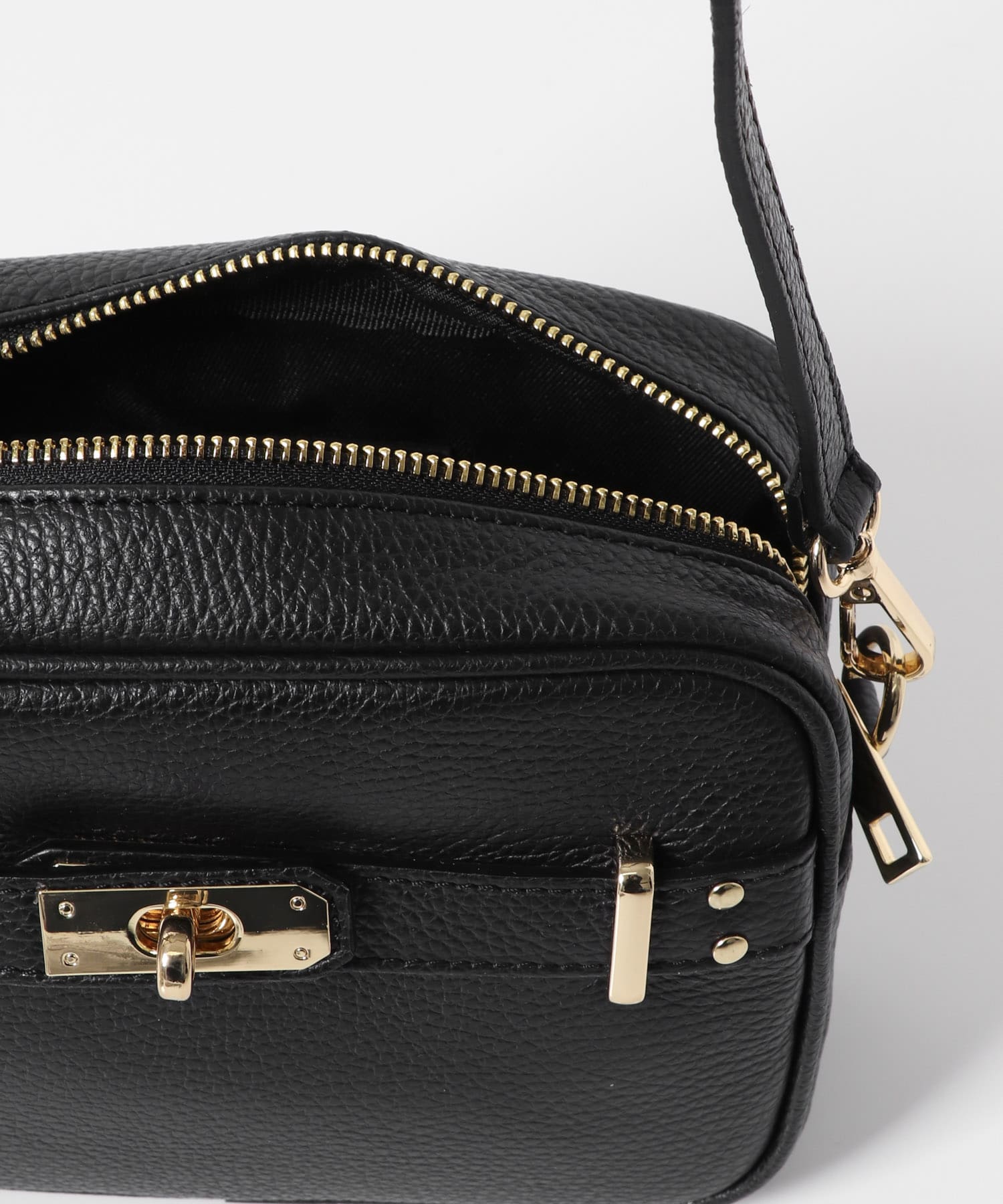 AULENTTI　ミニスクエアショルダーバッグ BLACK one