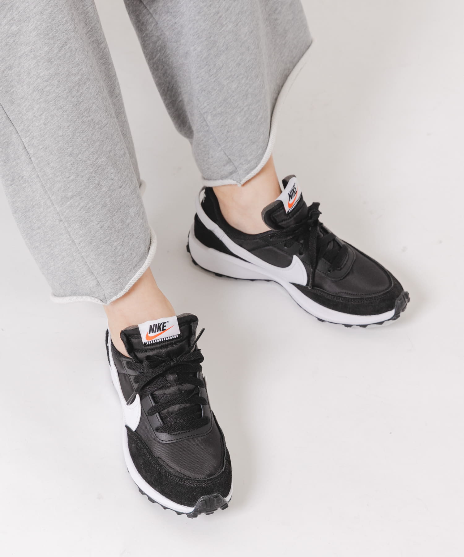 NIKE　ウィメンズワッフルデビュー BLACK 23