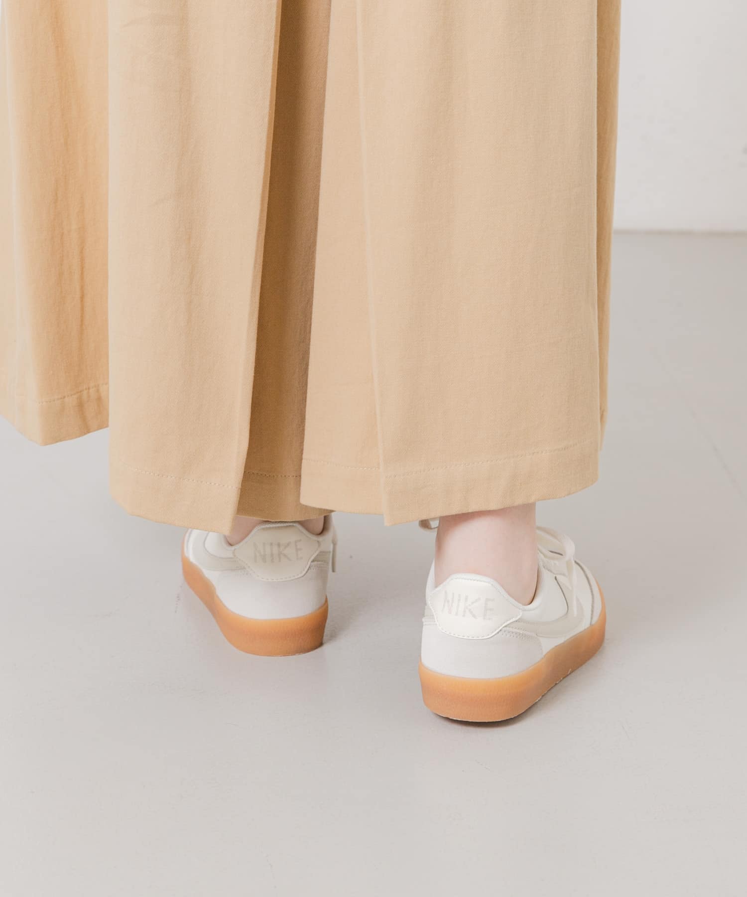 NIKE　ウィメンズキルショット2 SAIL 23