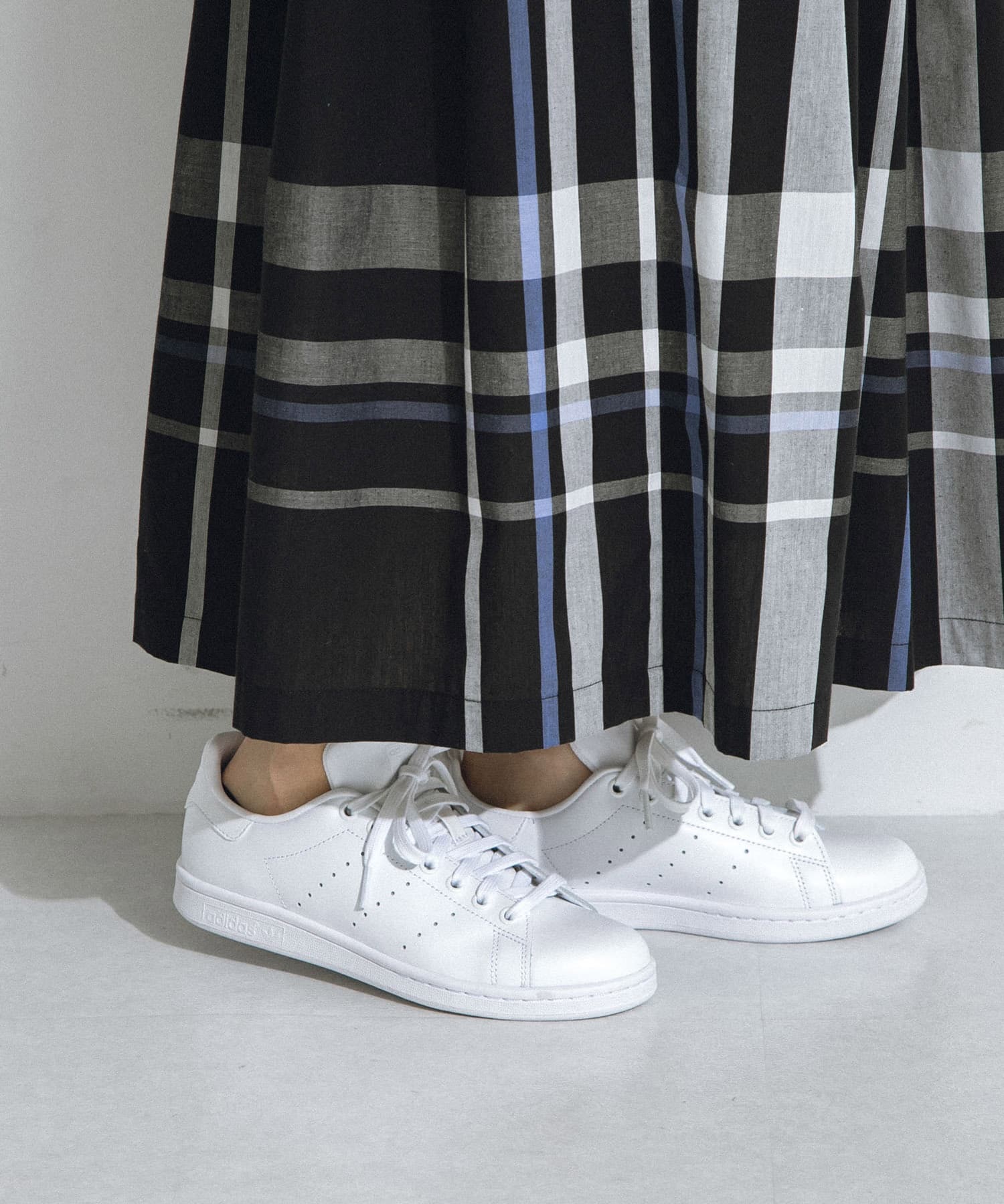 フットウェアホワイト